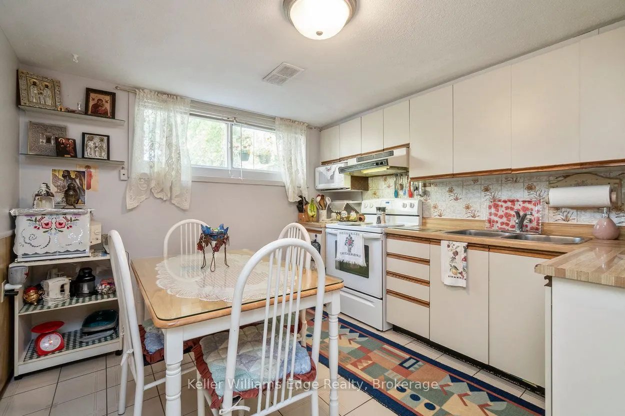 11 Calumet Crescent