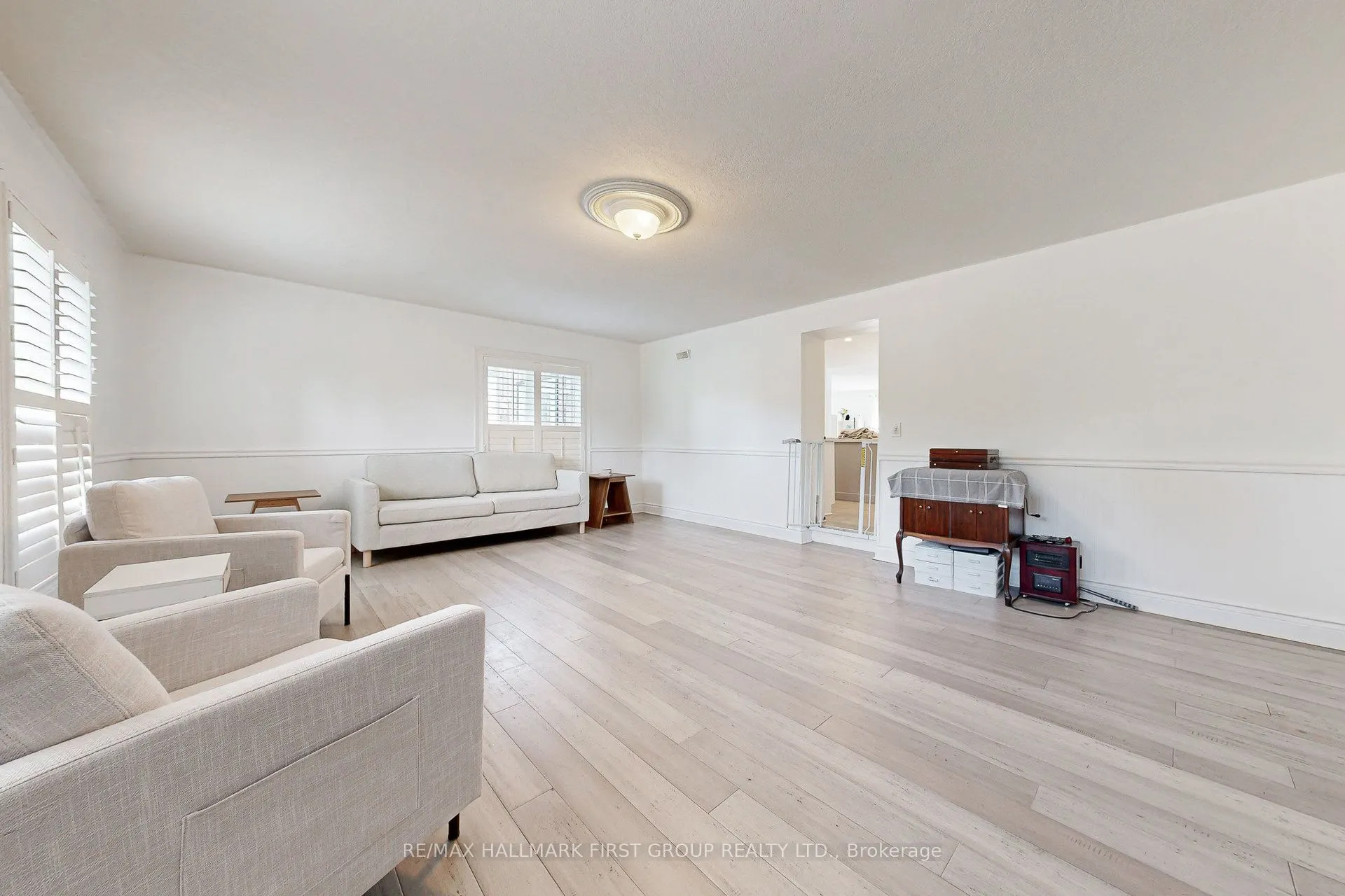 8063 King Street