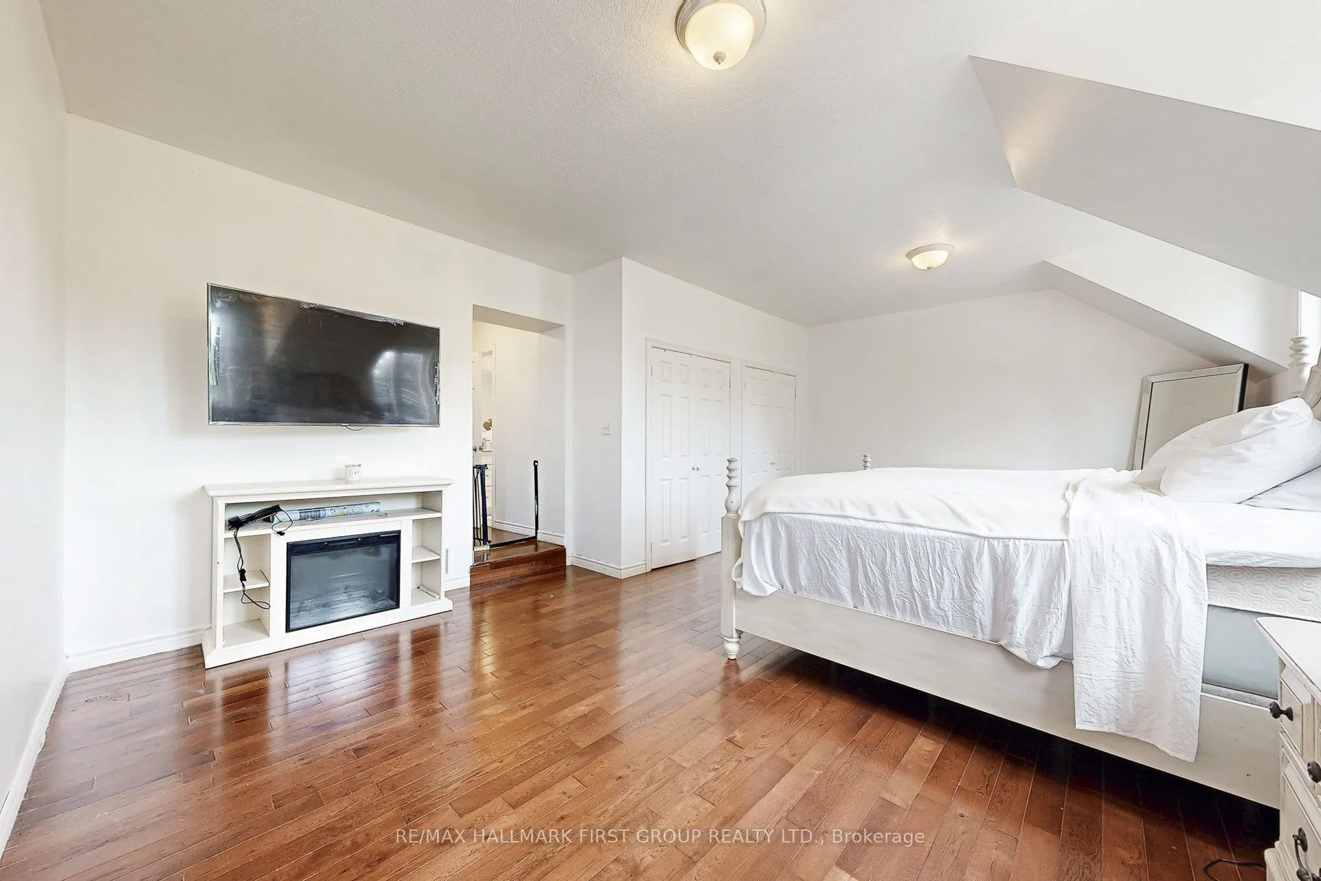 8063 King Street
