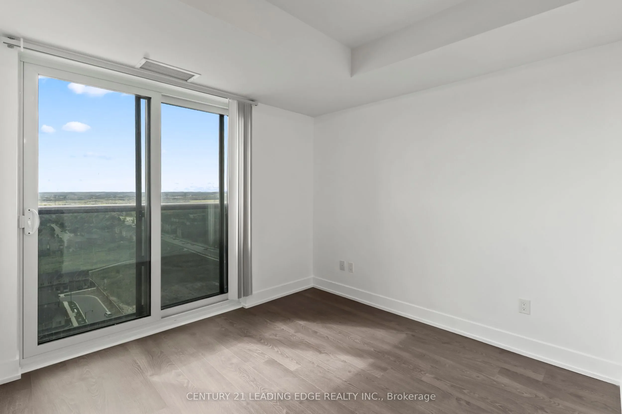2550 Simcoe Street N, #1903