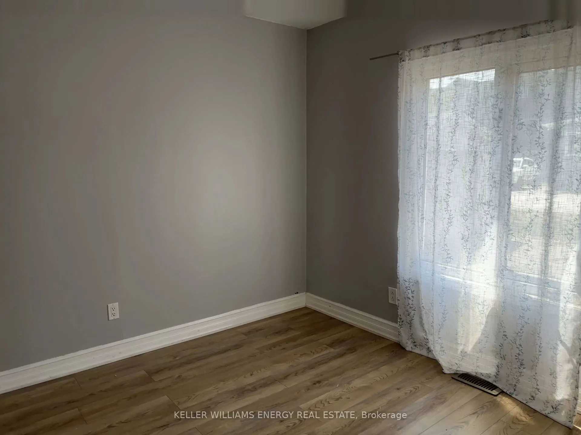 199 Bloor Street W