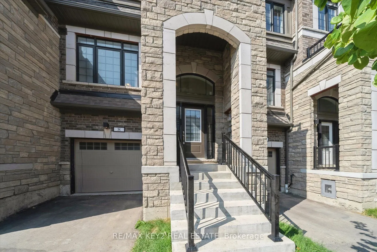 8 Calloway Way