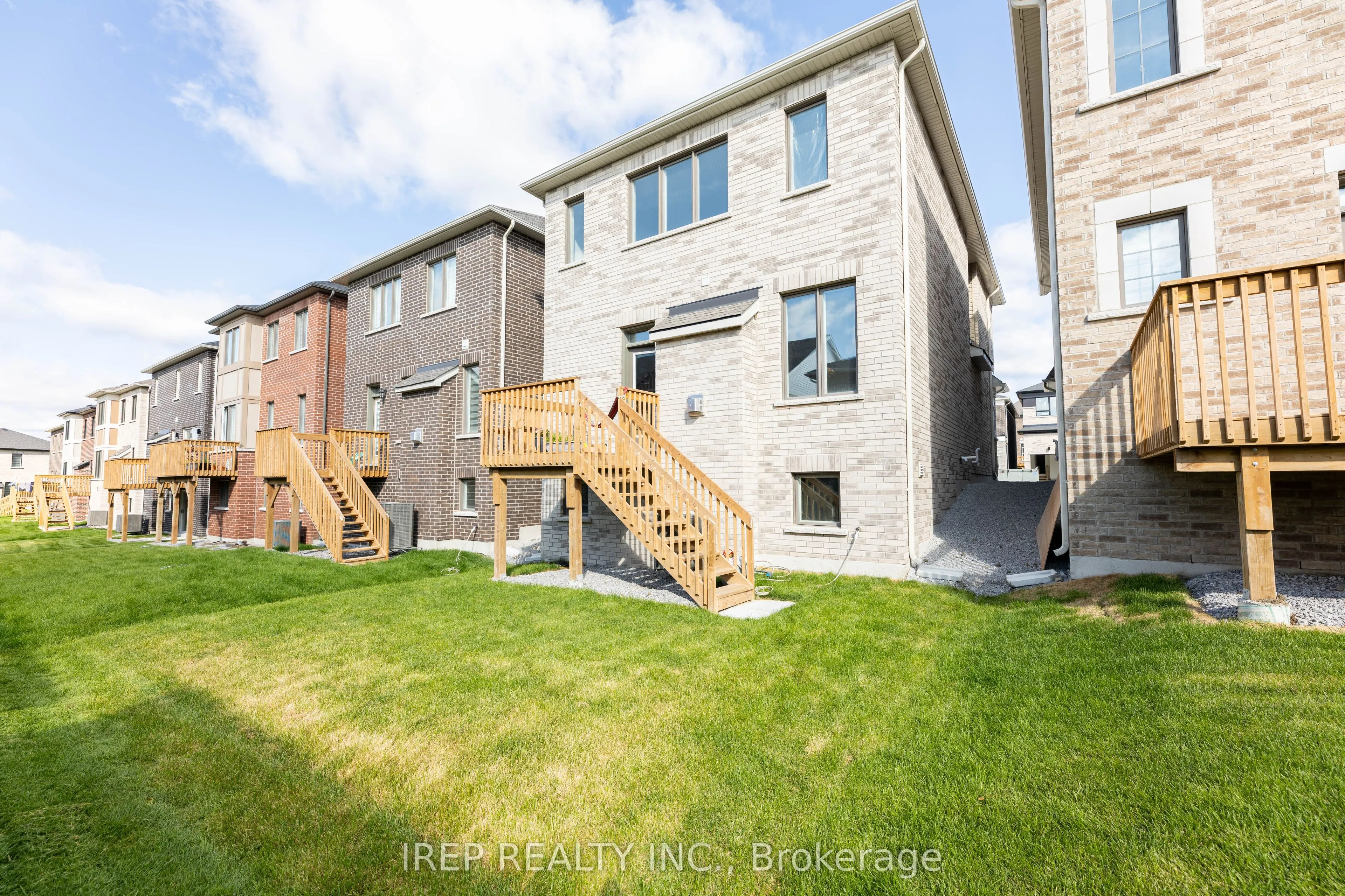 1355 Glamorgan Manor