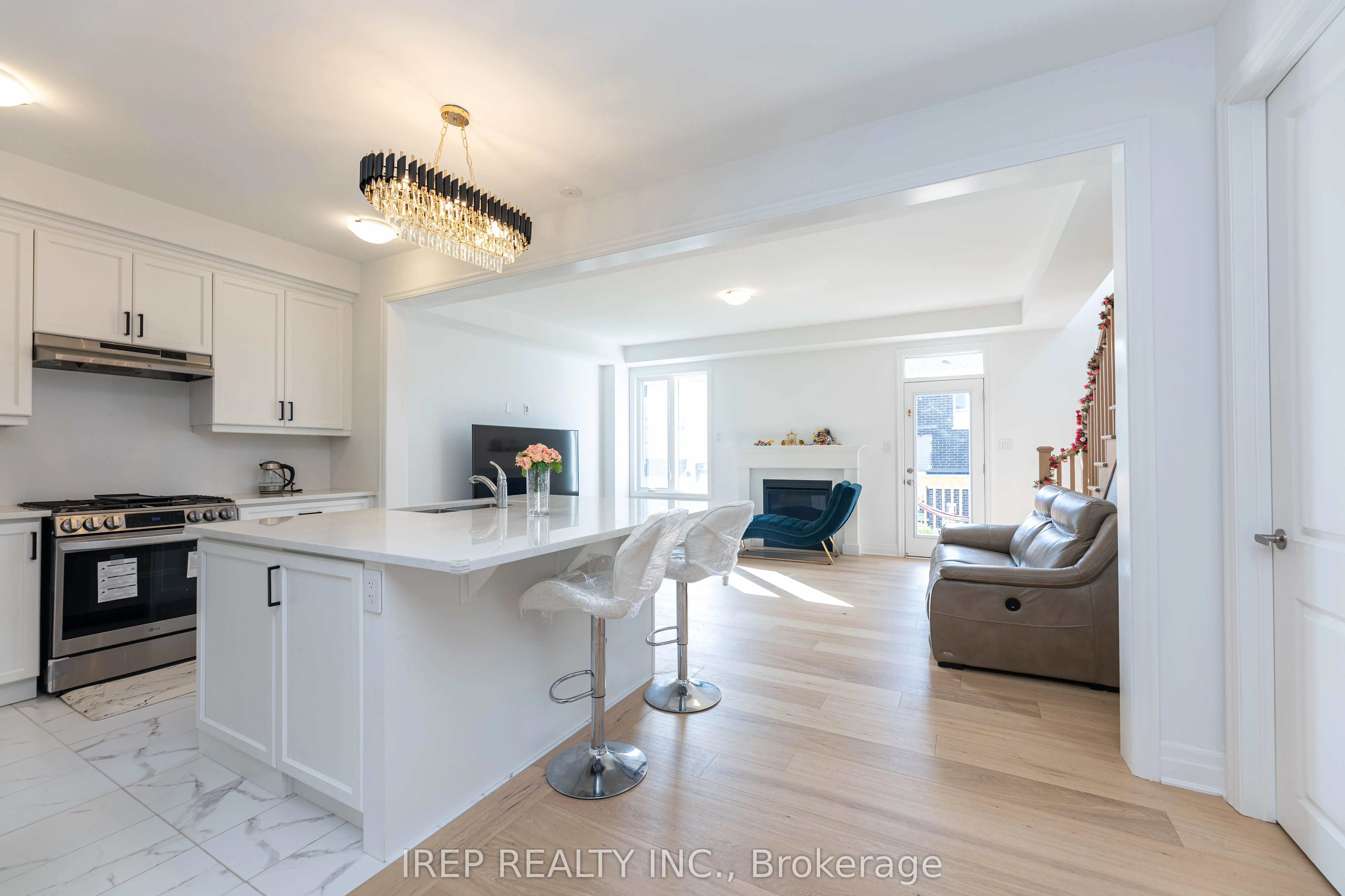 1355 Glamorgan Manor
