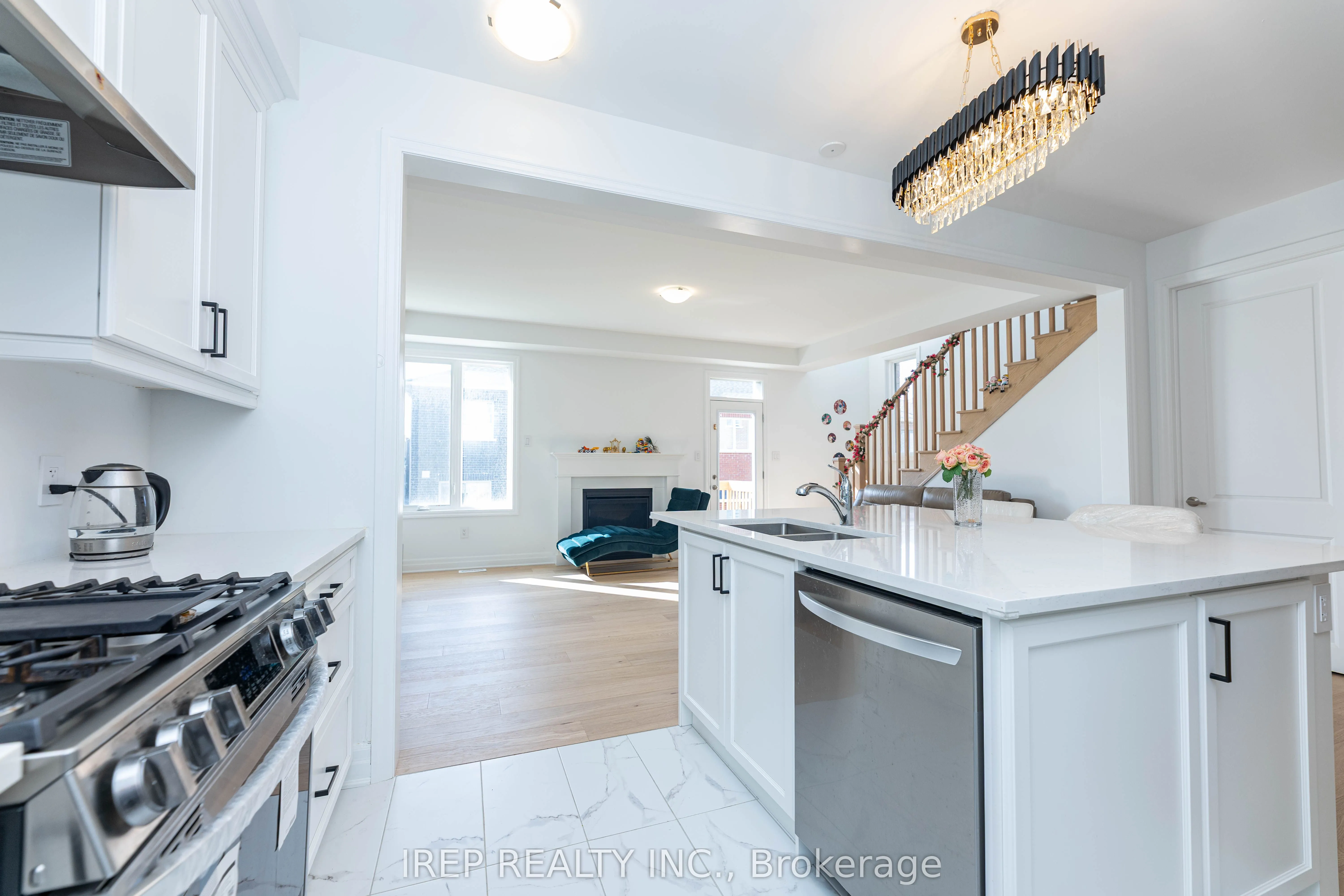 1355 Glamorgan Manor