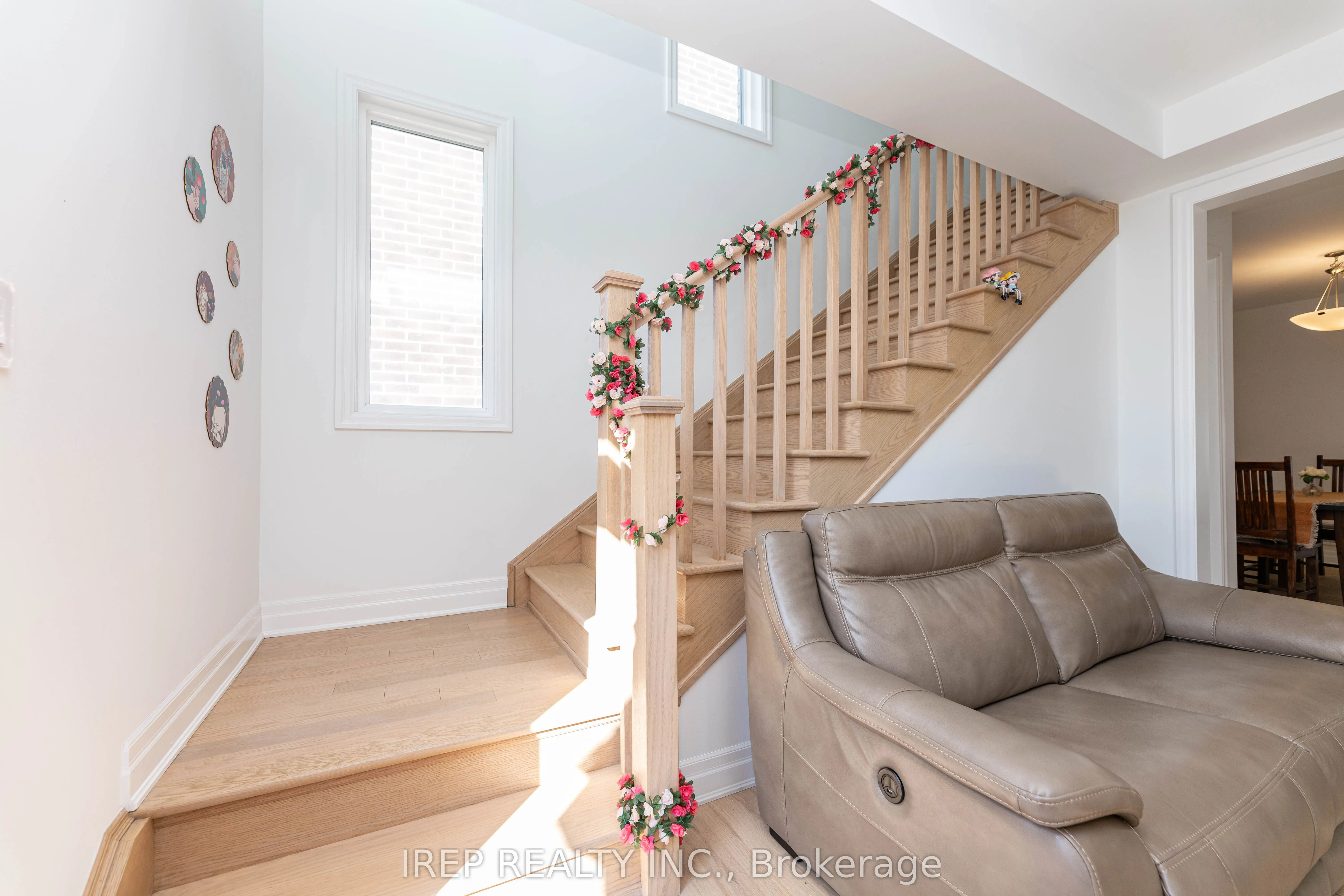 1355 Glamorgan Manor