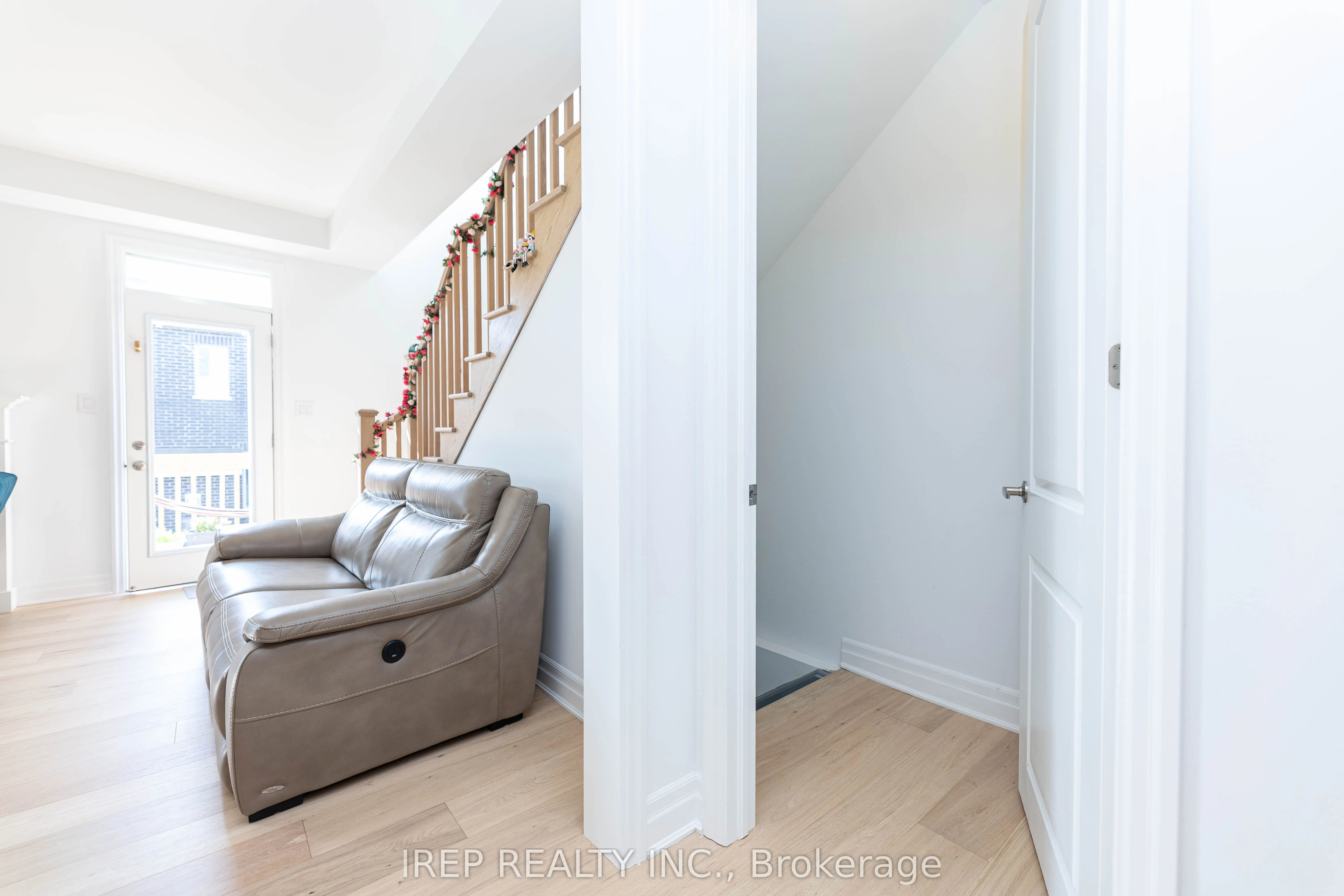 1355 Glamorgan Manor