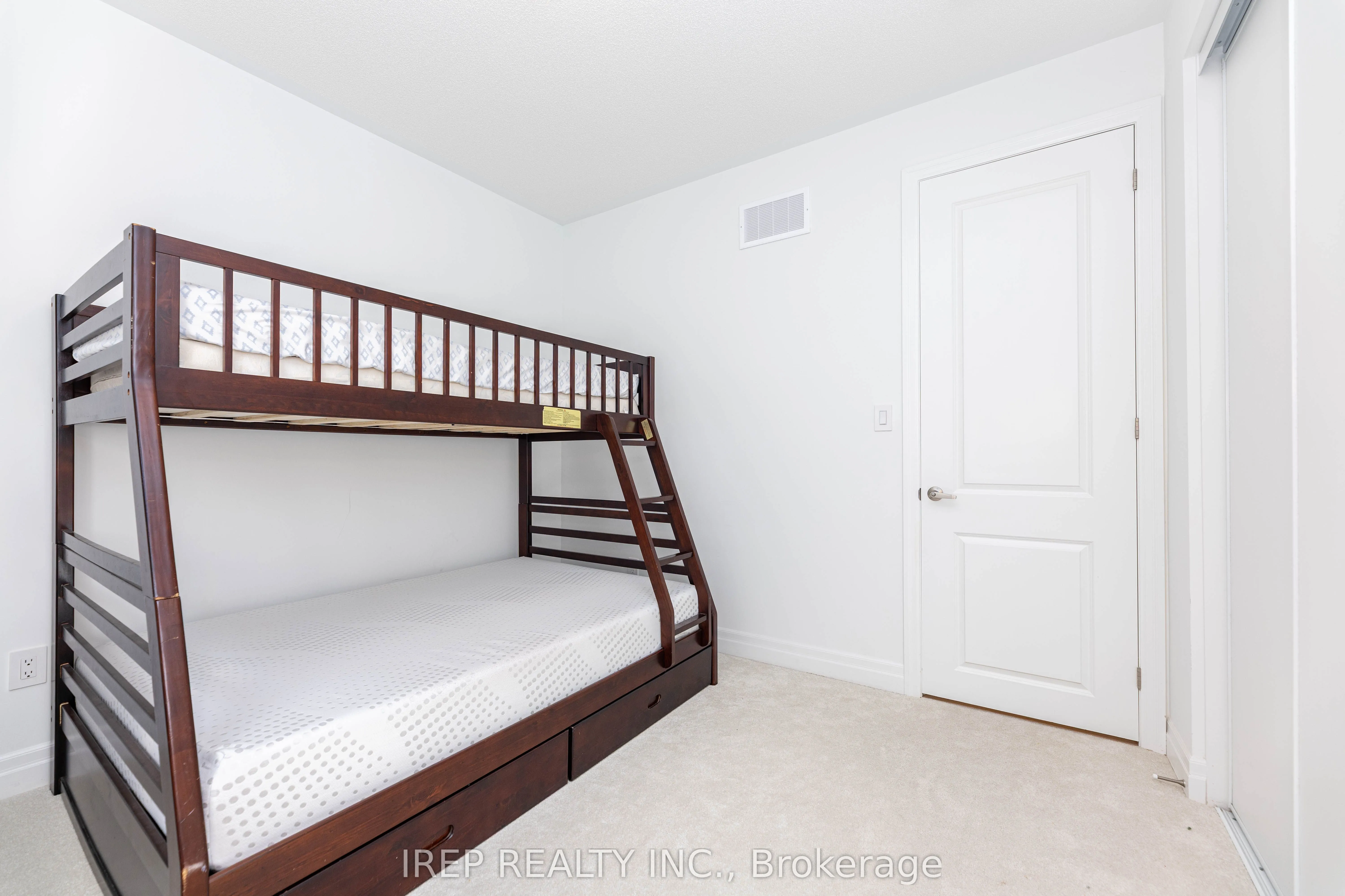 1355 Glamorgan Manor