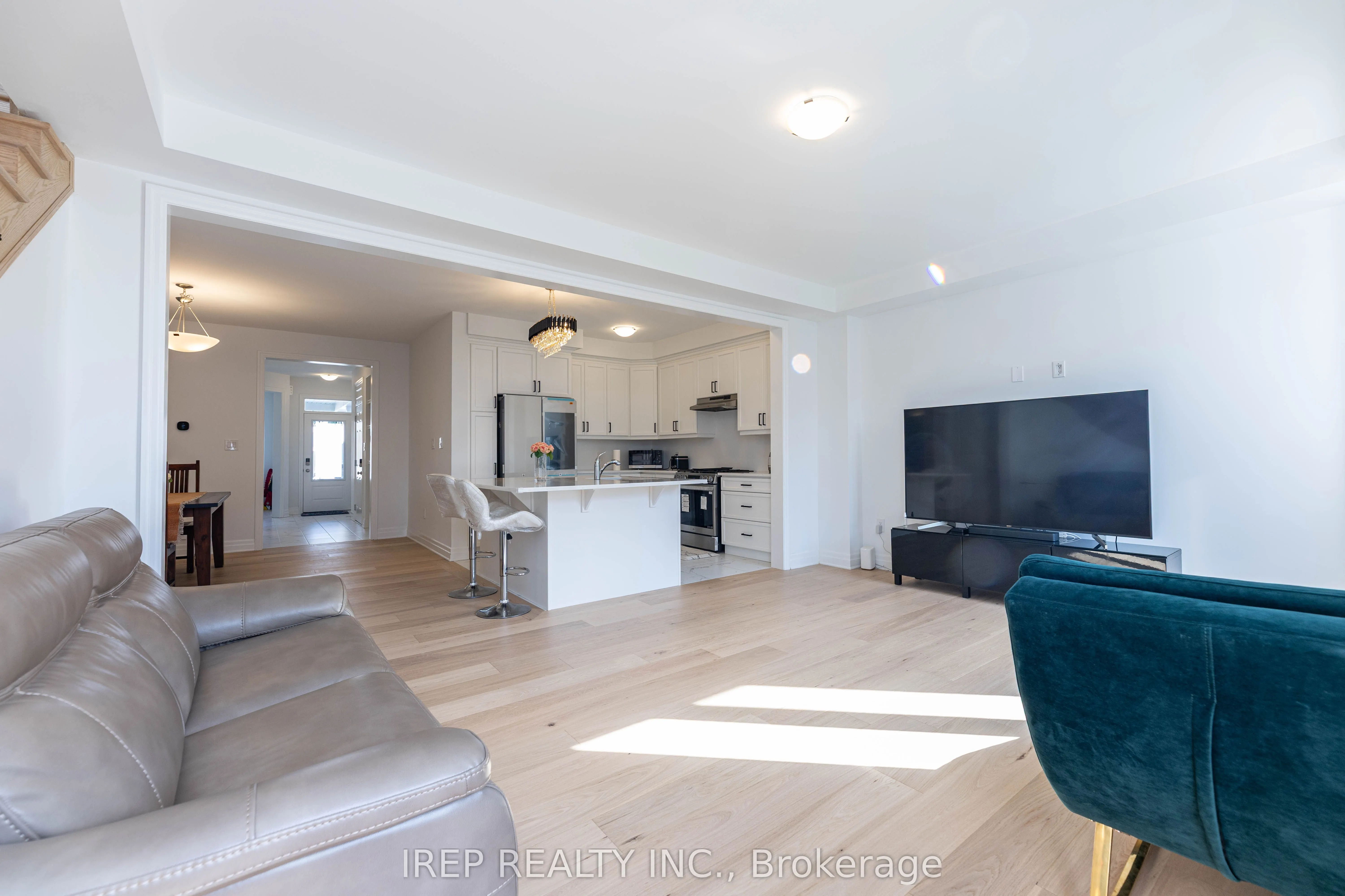 1355 Glamorgan Manor