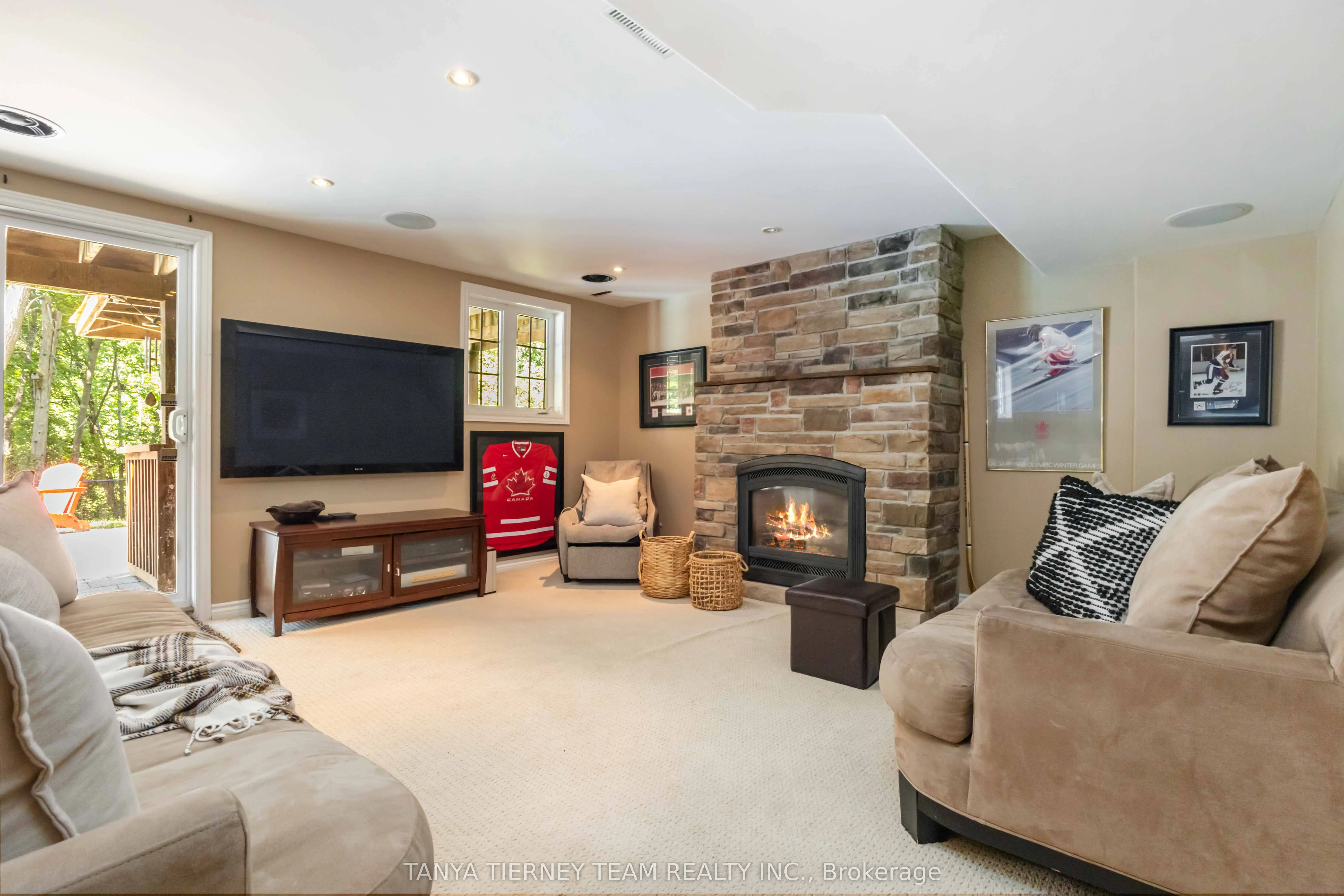 6 Braddock Court