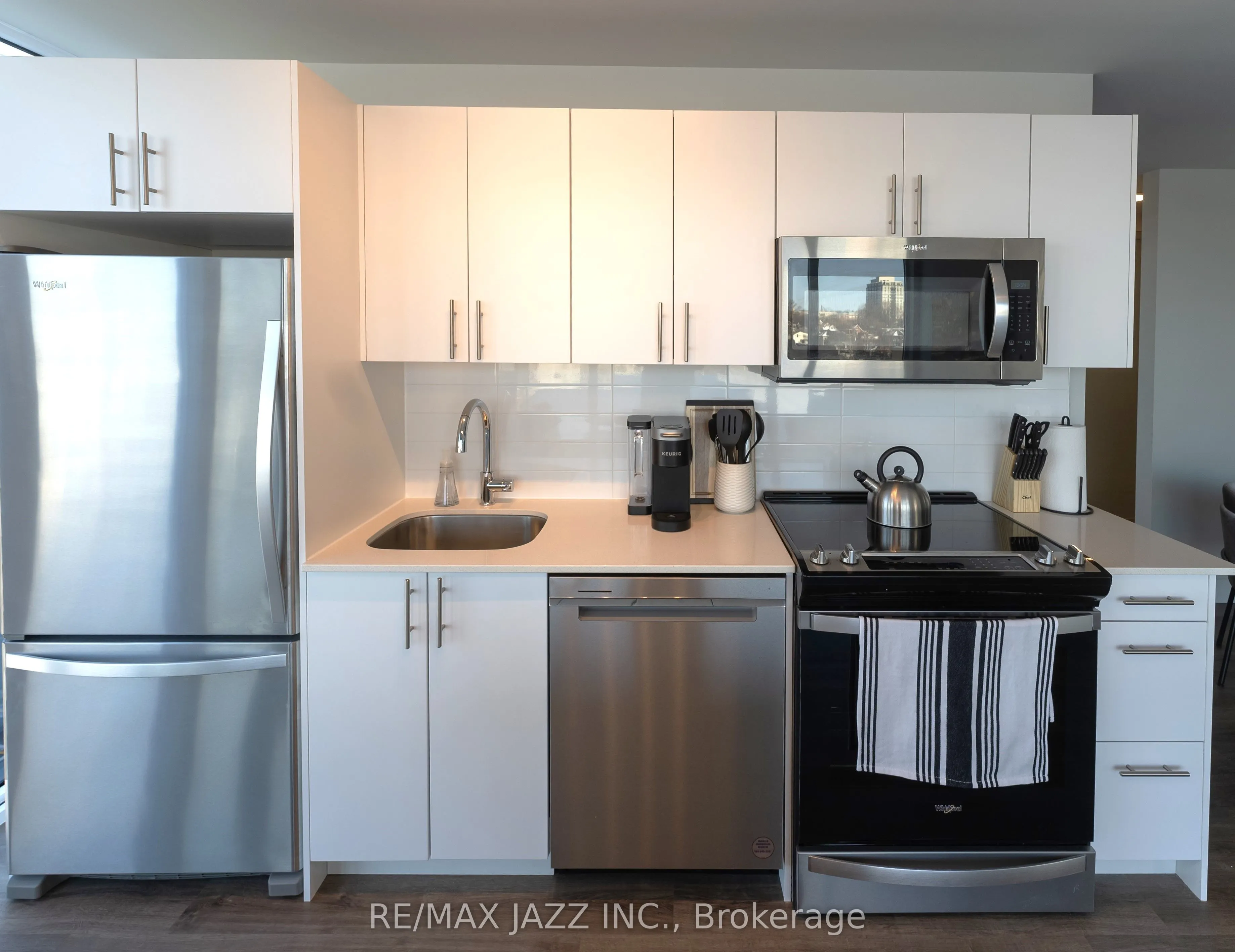 80 Bond Street E, #204