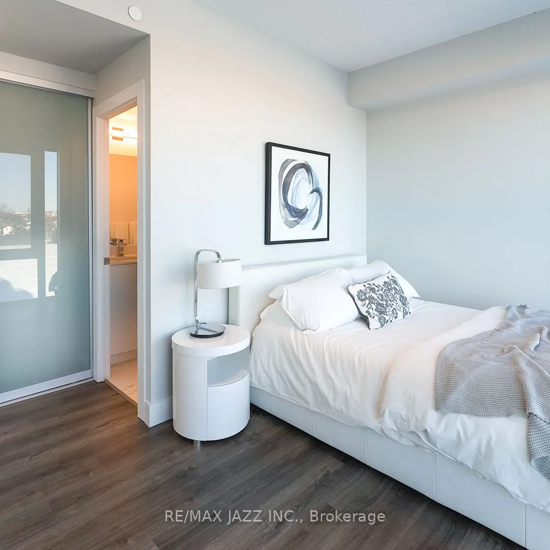 80 Bond Street E, #204