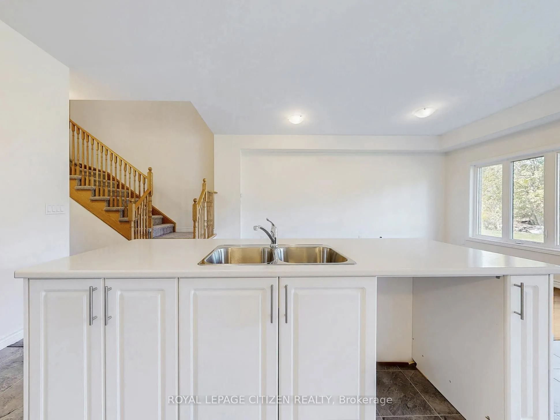 146 North Garden Boulevard