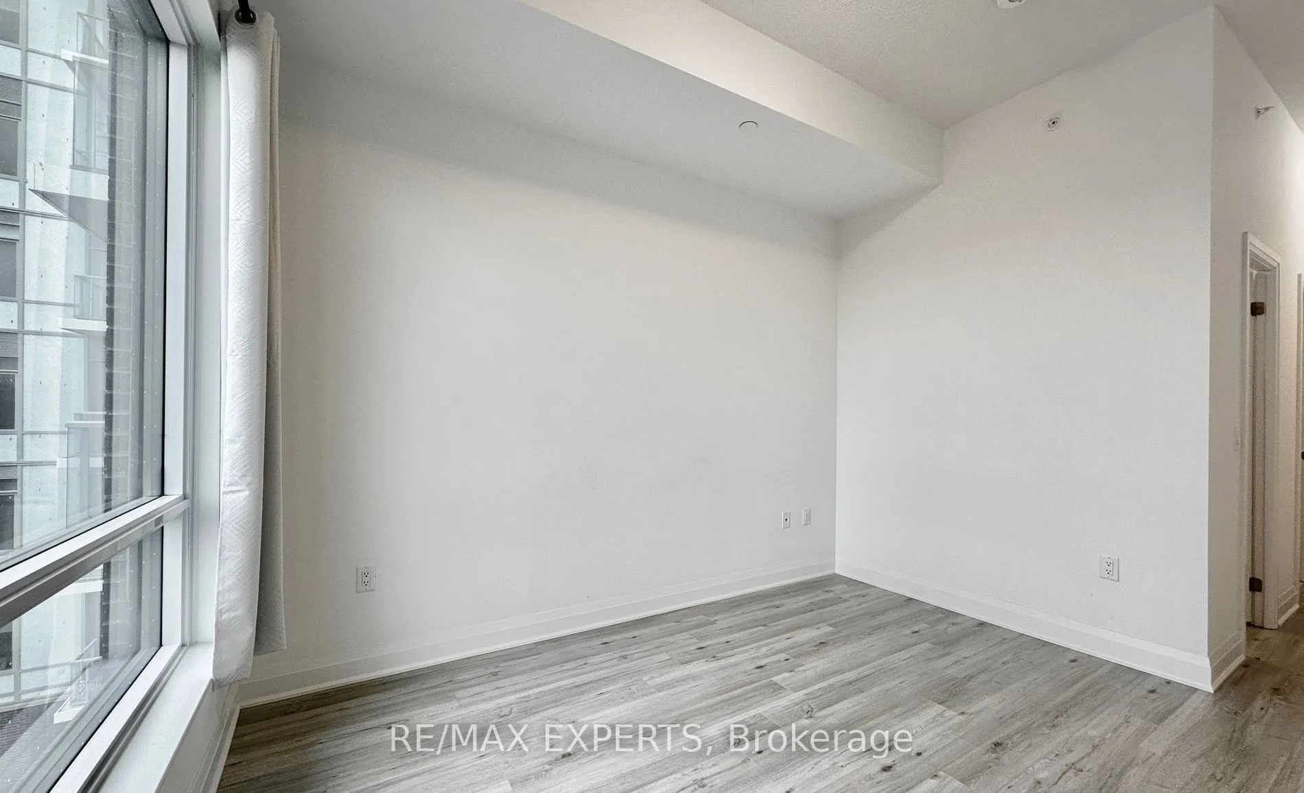 3220 Sheppard Avenue E, #208