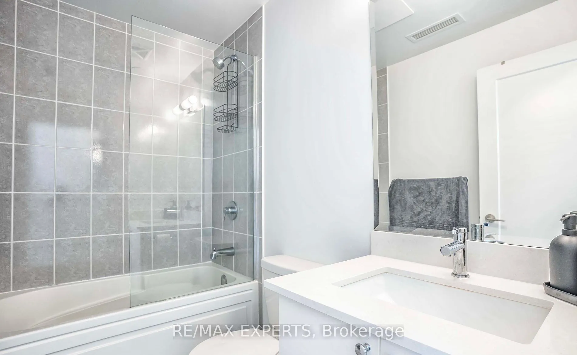 3220 Sheppard Avenue E, #208