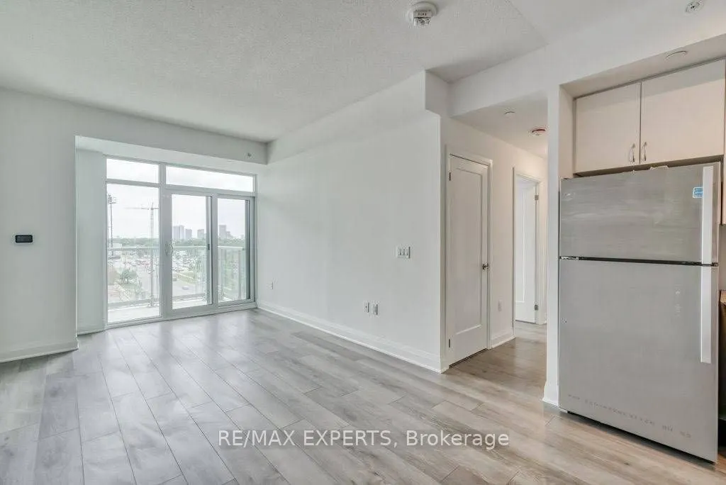 3220 Sheppard Avenue E, #208