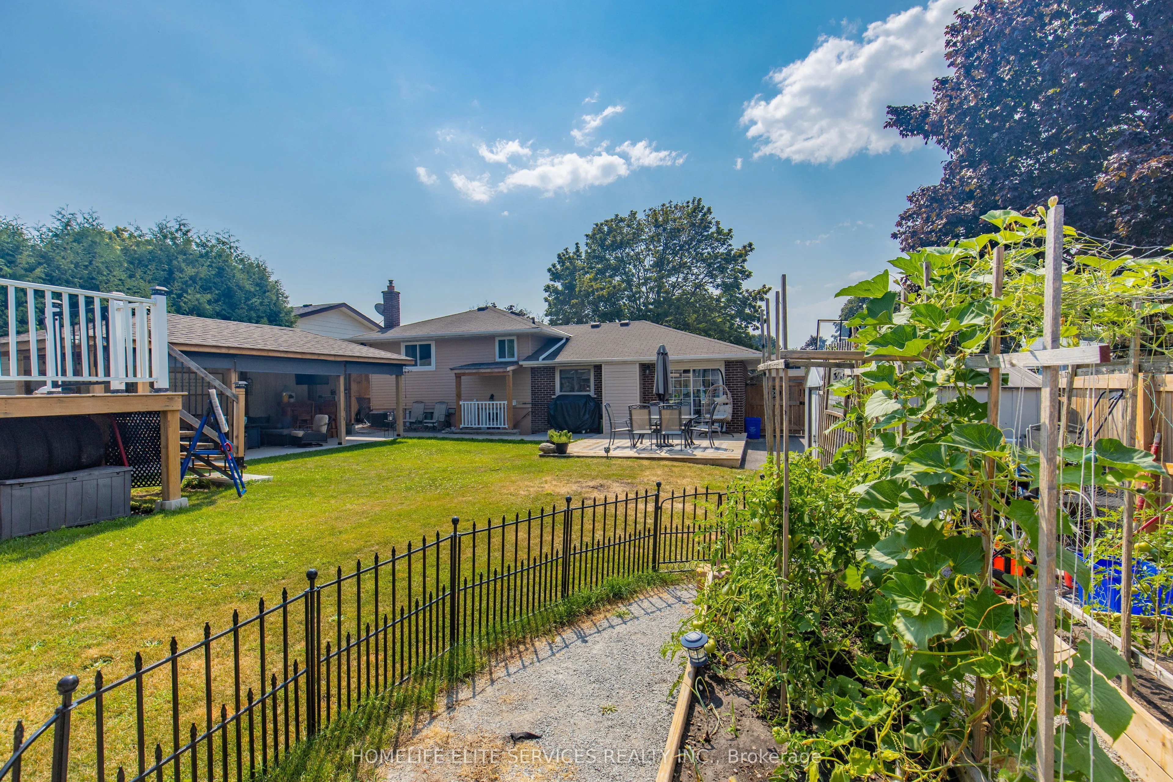 323 Central Pk Boulevard N