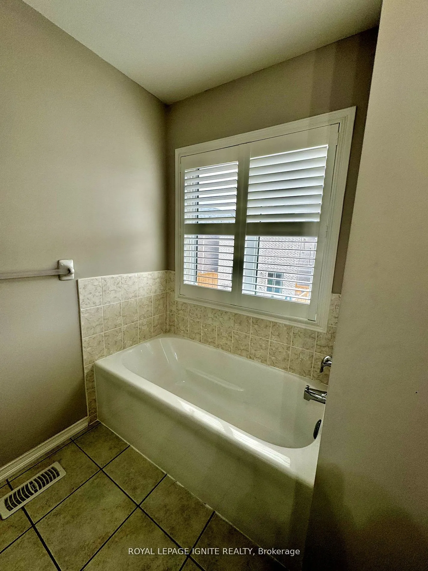 5 Holroyd Street, #Upper