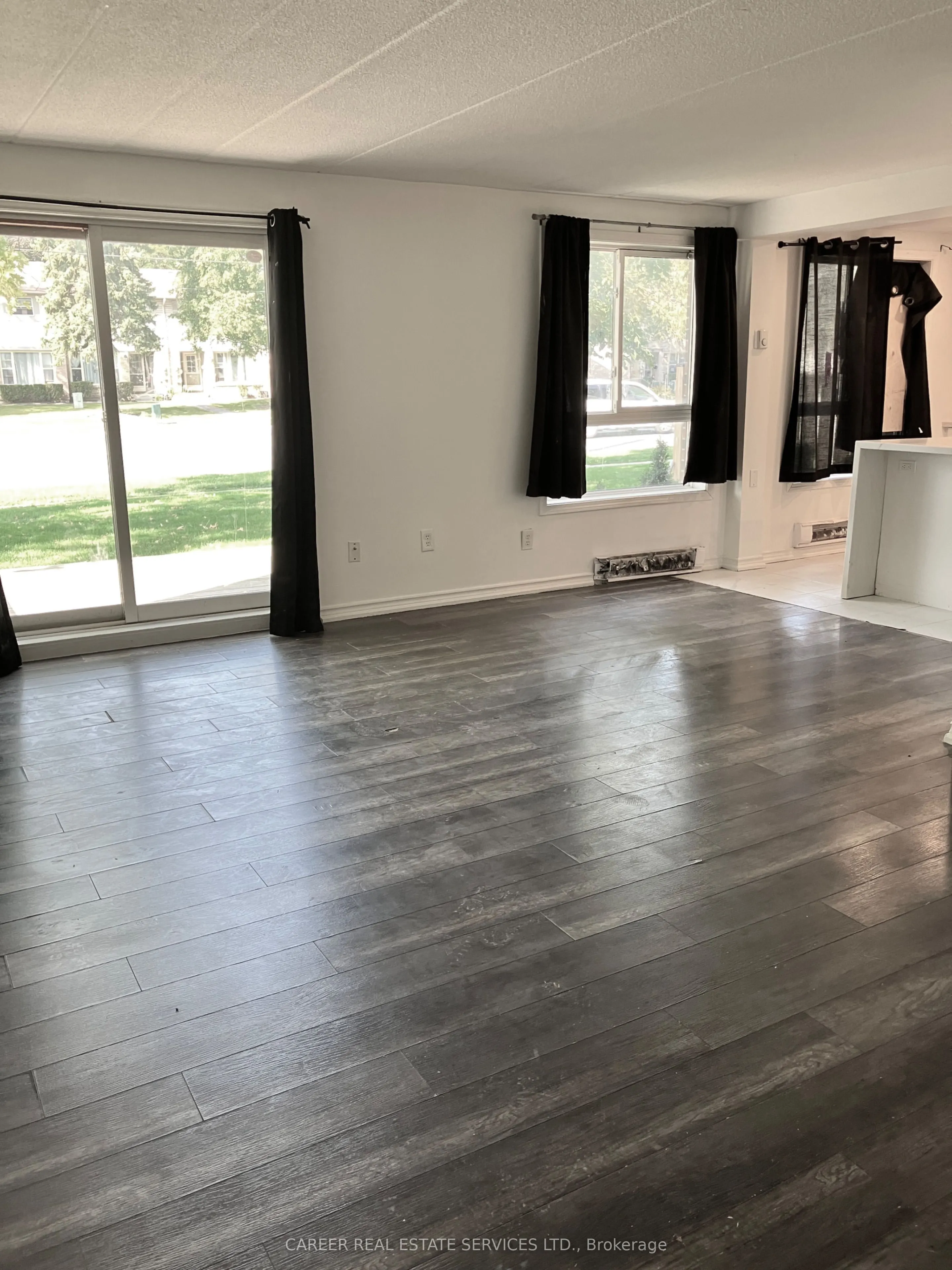 53 Taunton Road E, #90