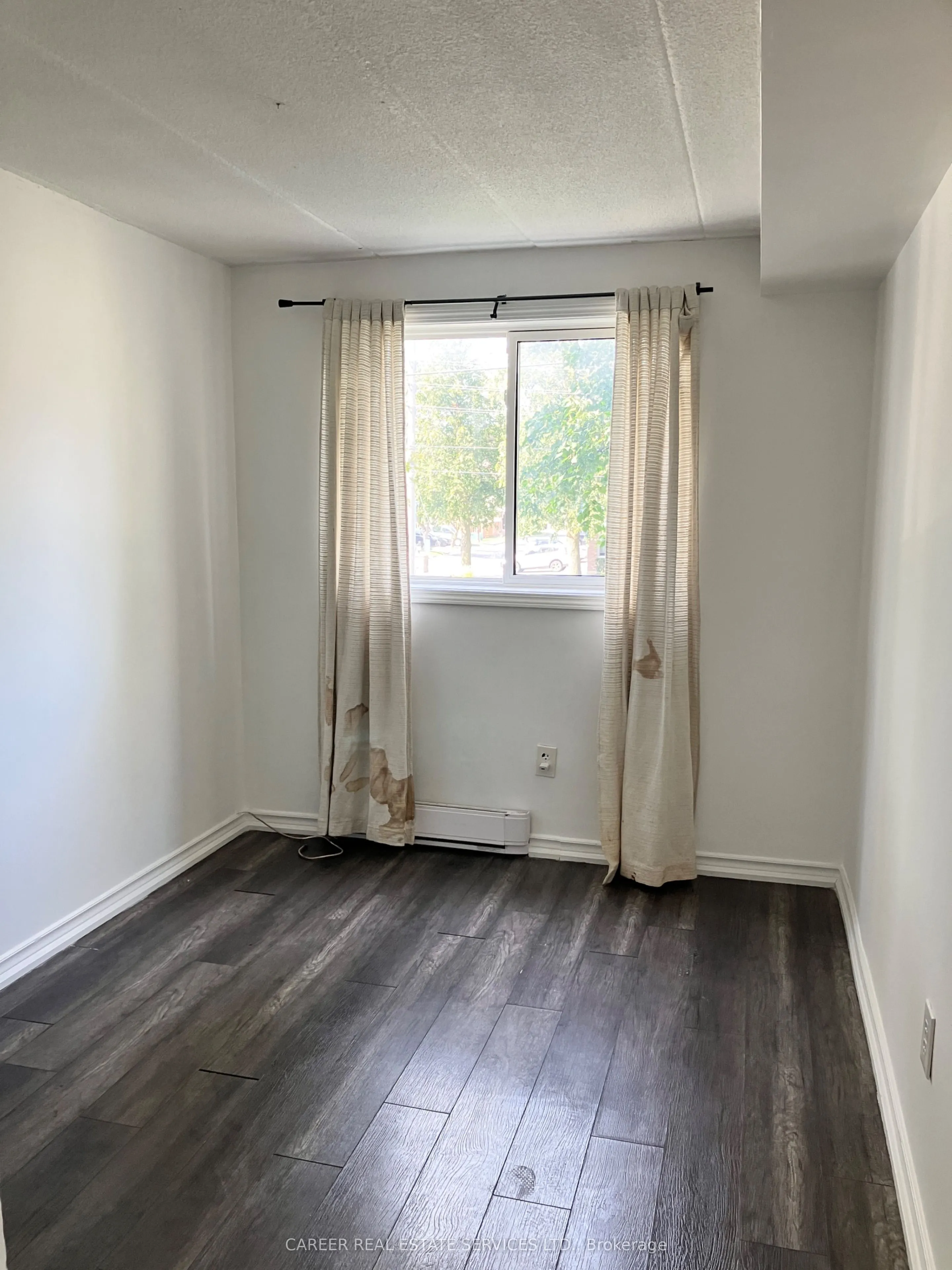 53 Taunton Road E, #90