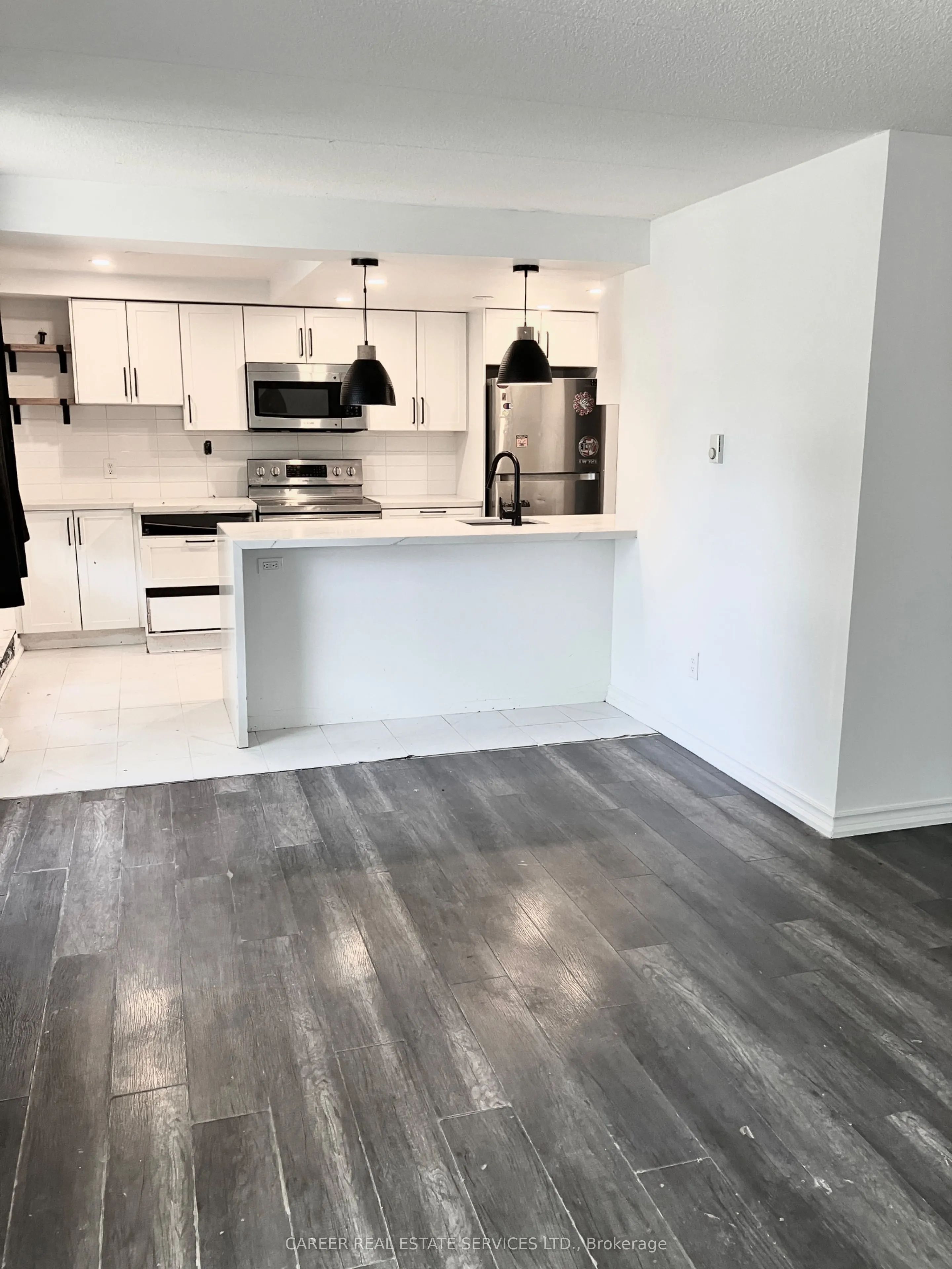 53 Taunton Road E, #90