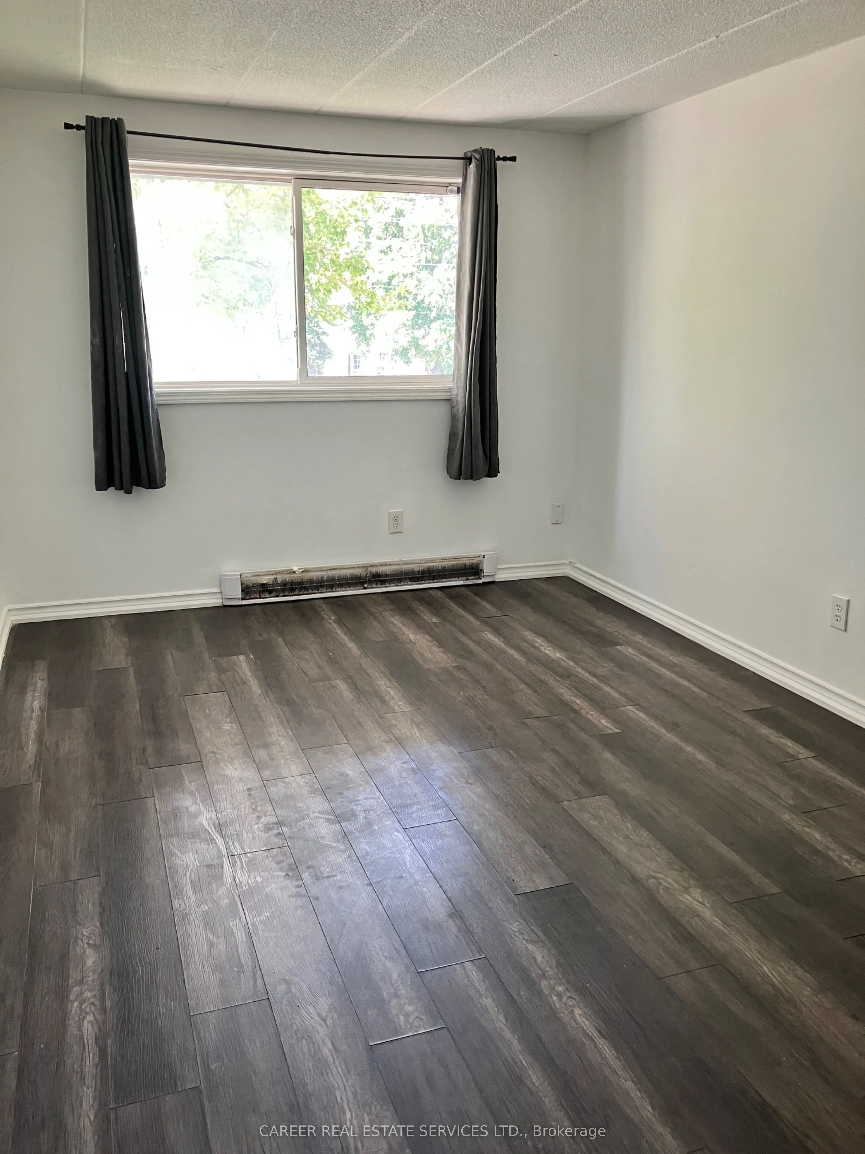 53 Taunton Road E, #90