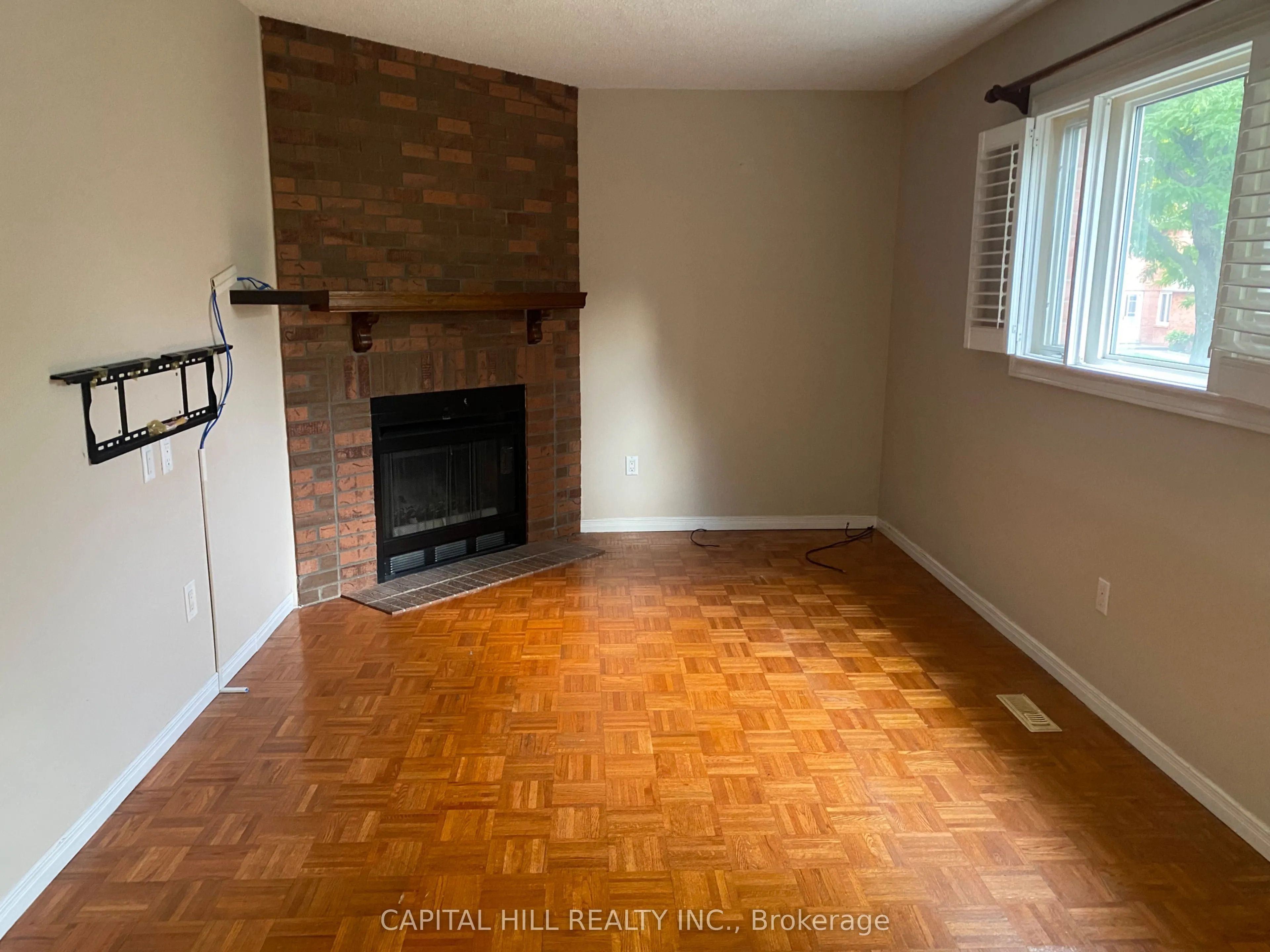 34 Allard Avenue, #Main Floor
