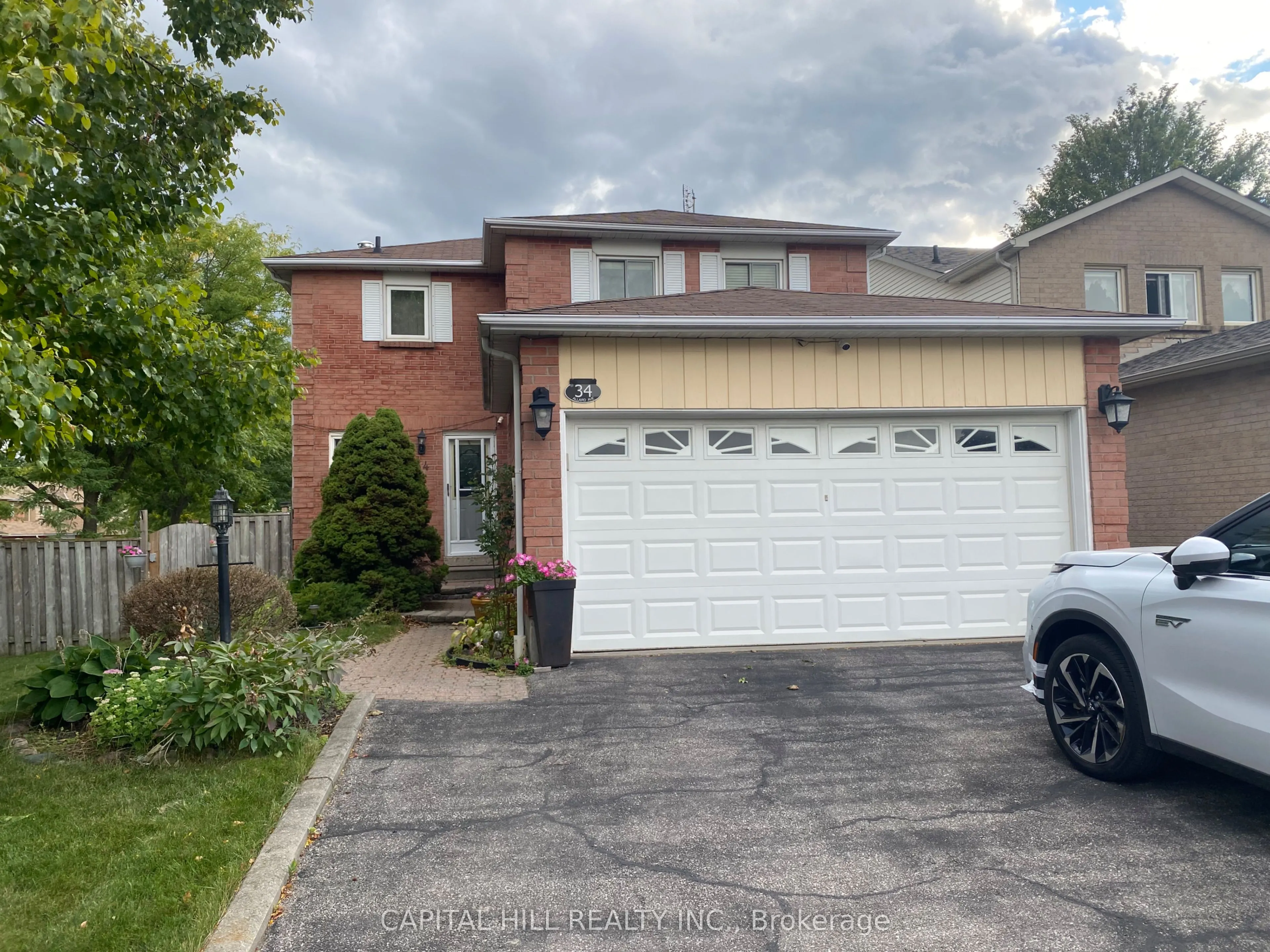 34 Allard Avenue, #Main Floor