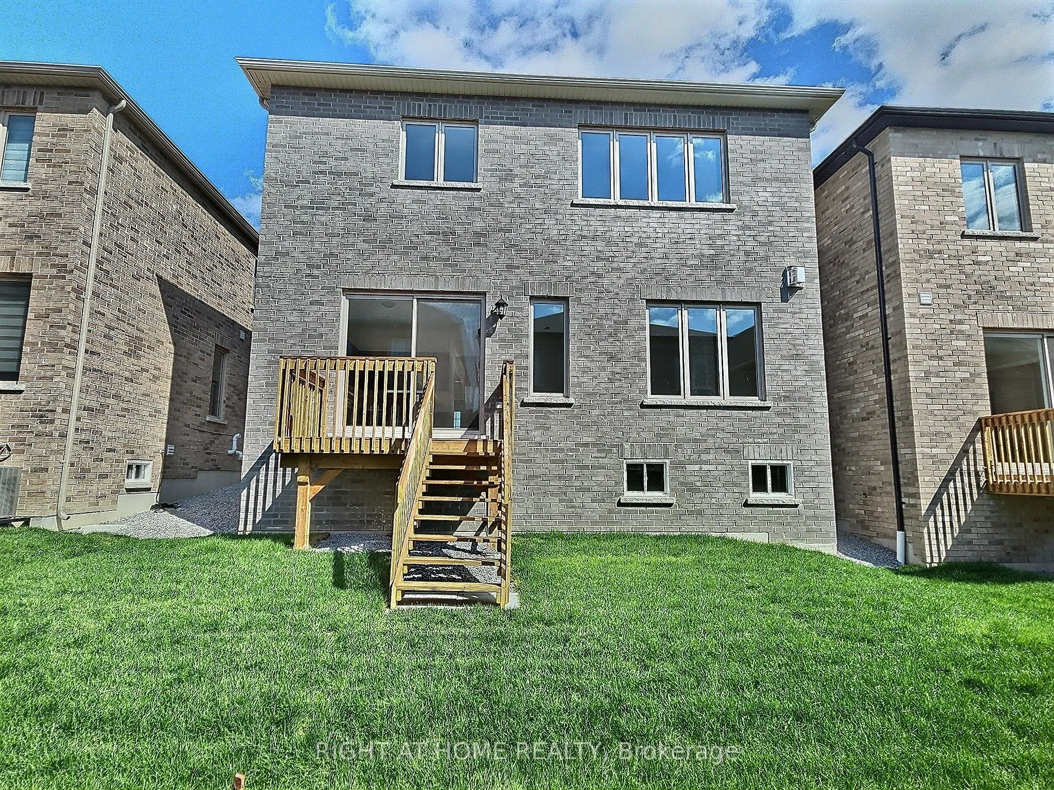 2910 Grindstone Crescent