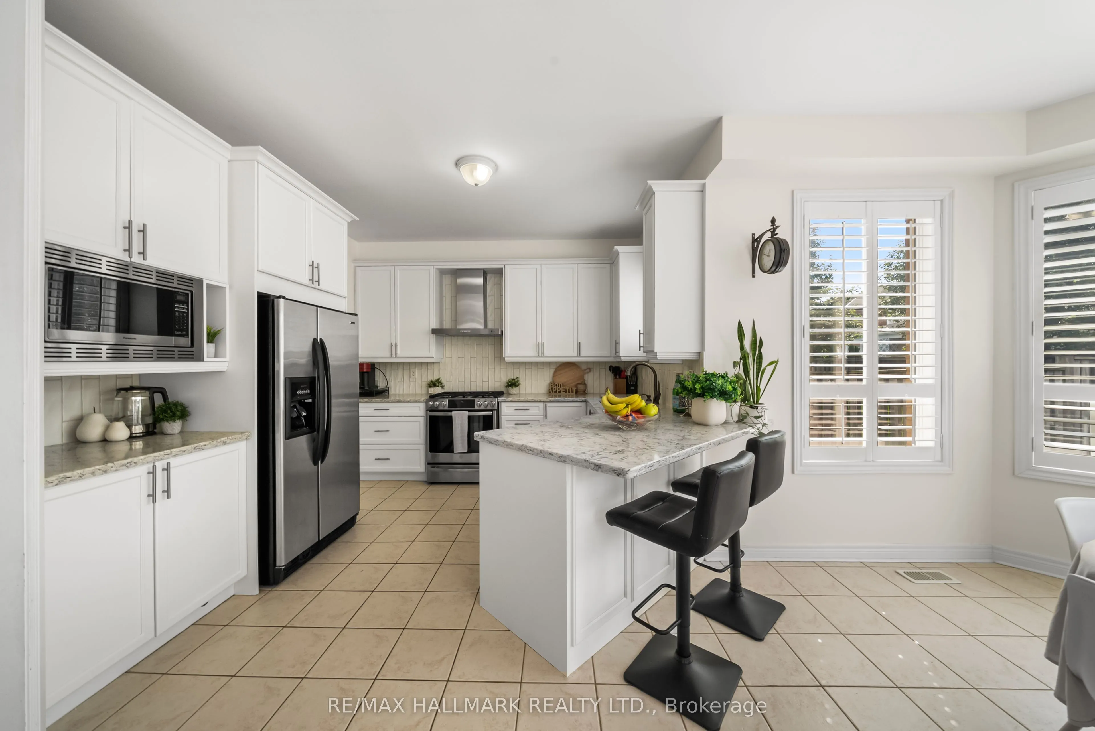 95 Rockland Crescent