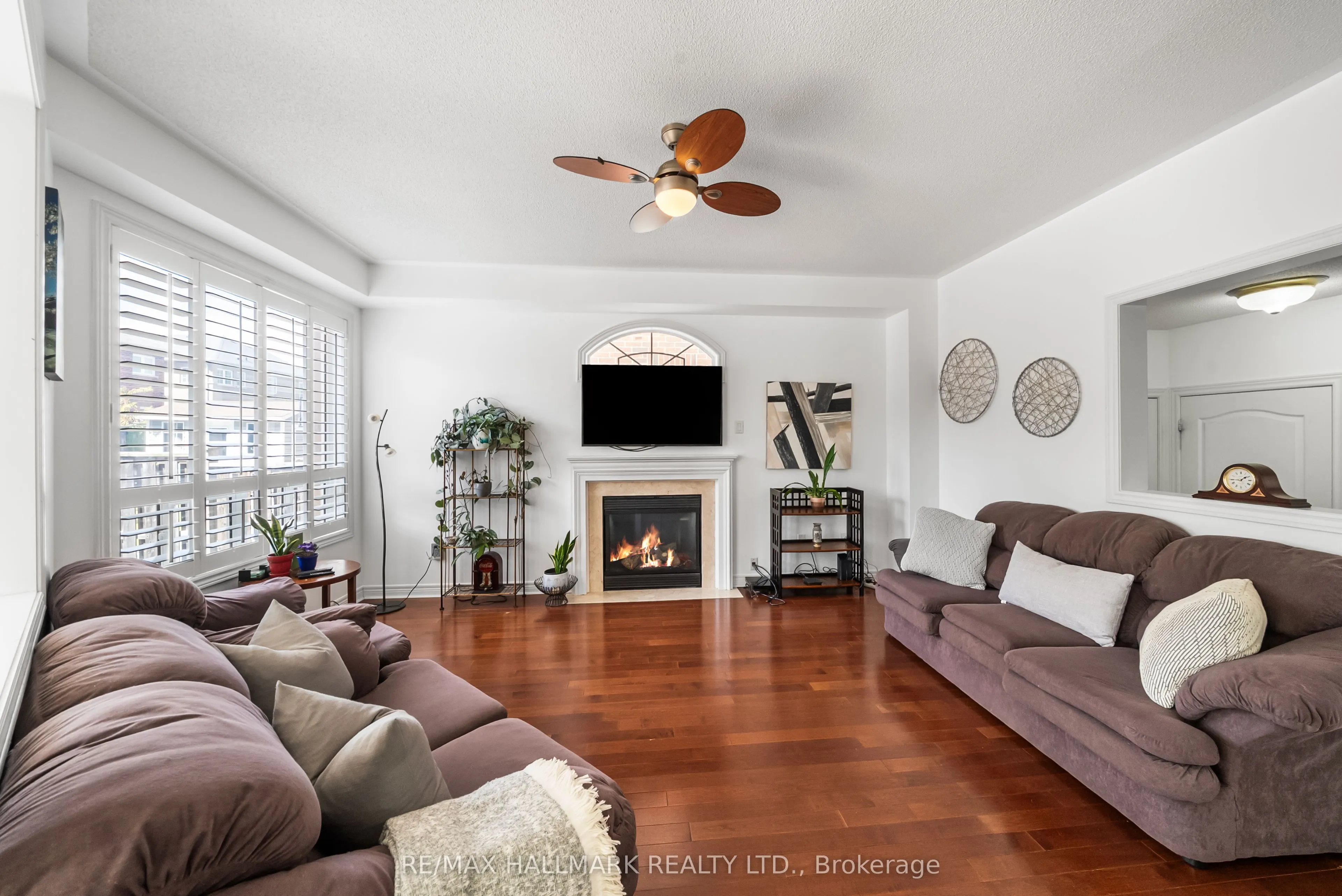 95 Rockland Crescent