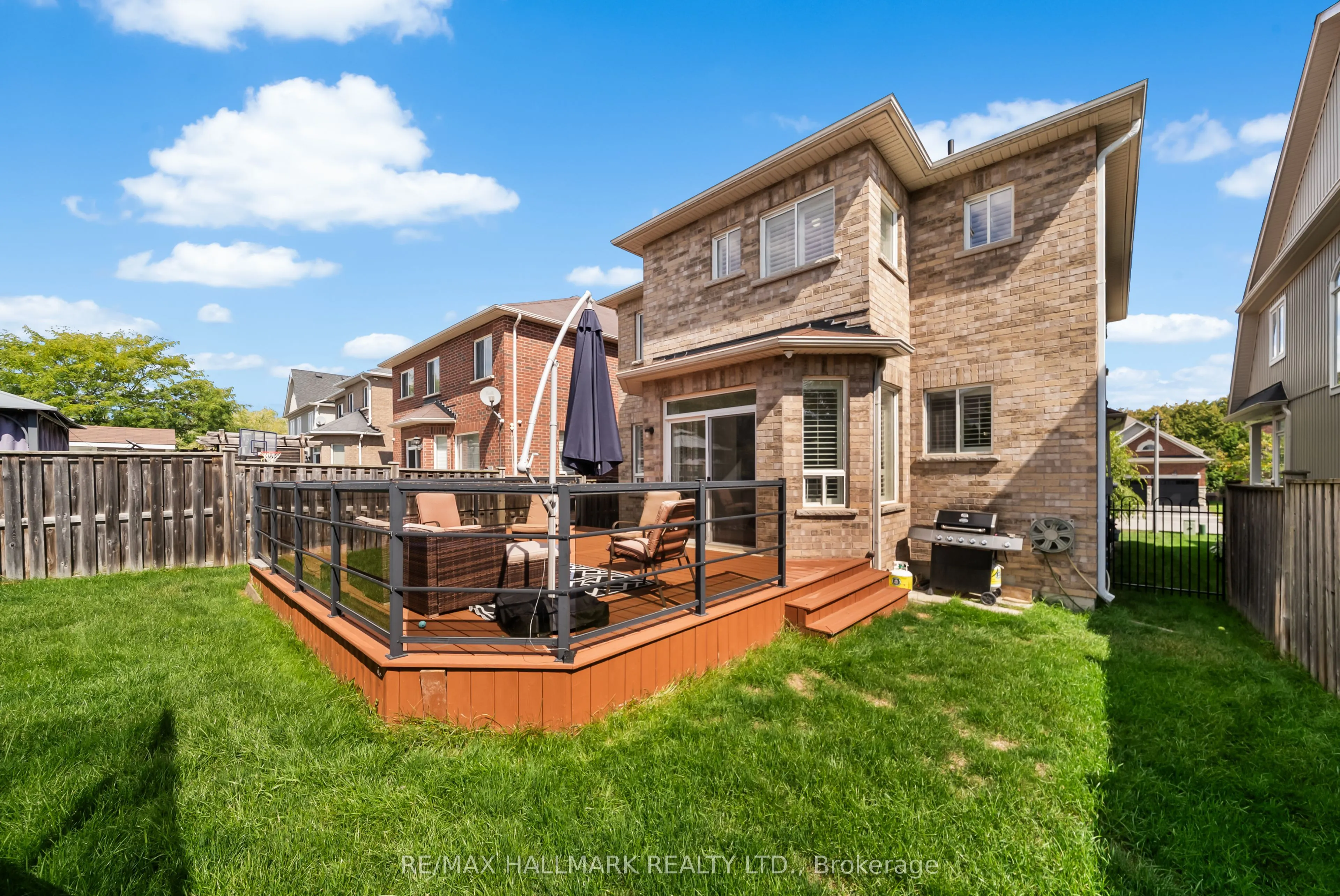 95 Rockland Crescent