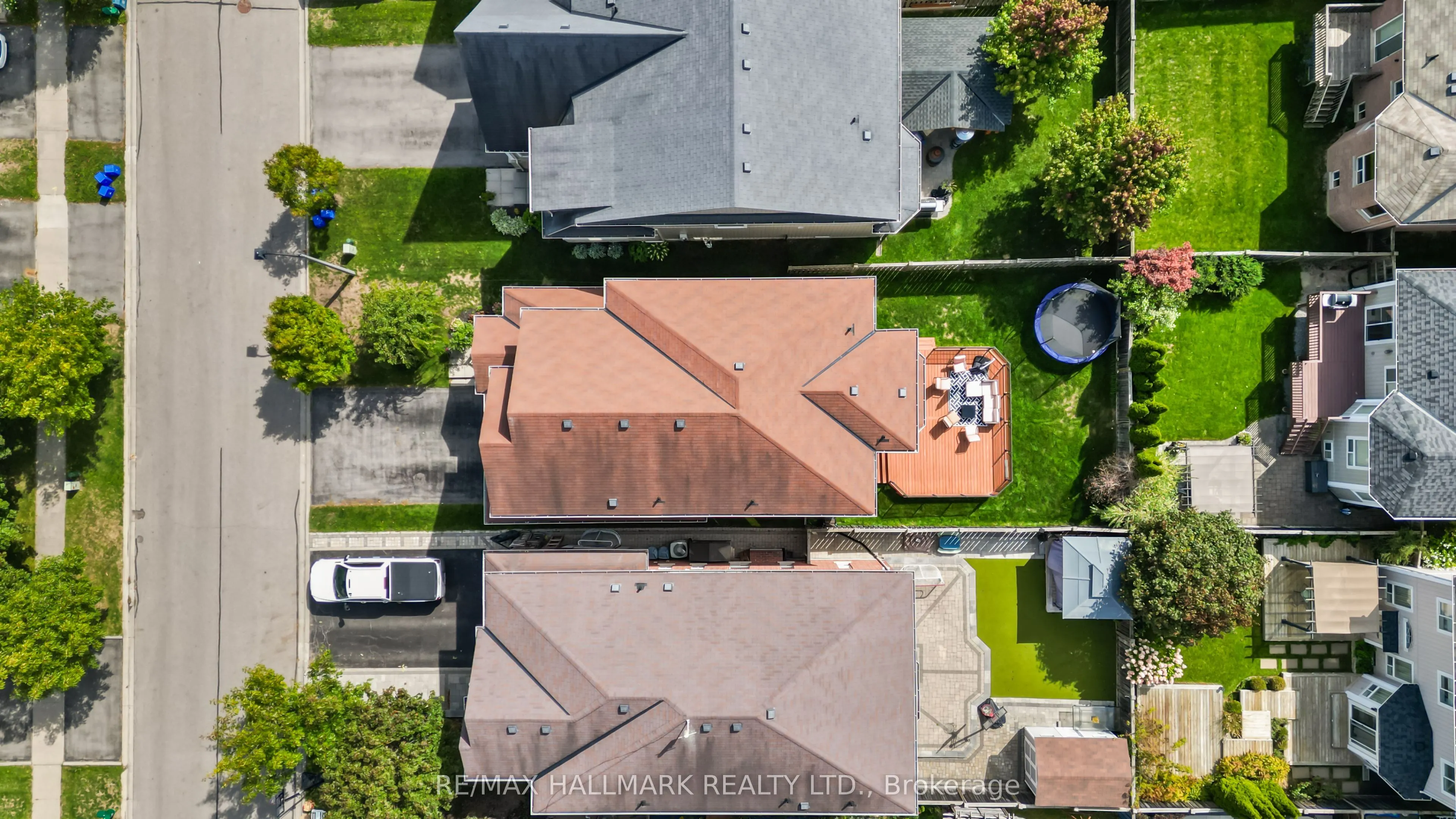 95 Rockland Crescent