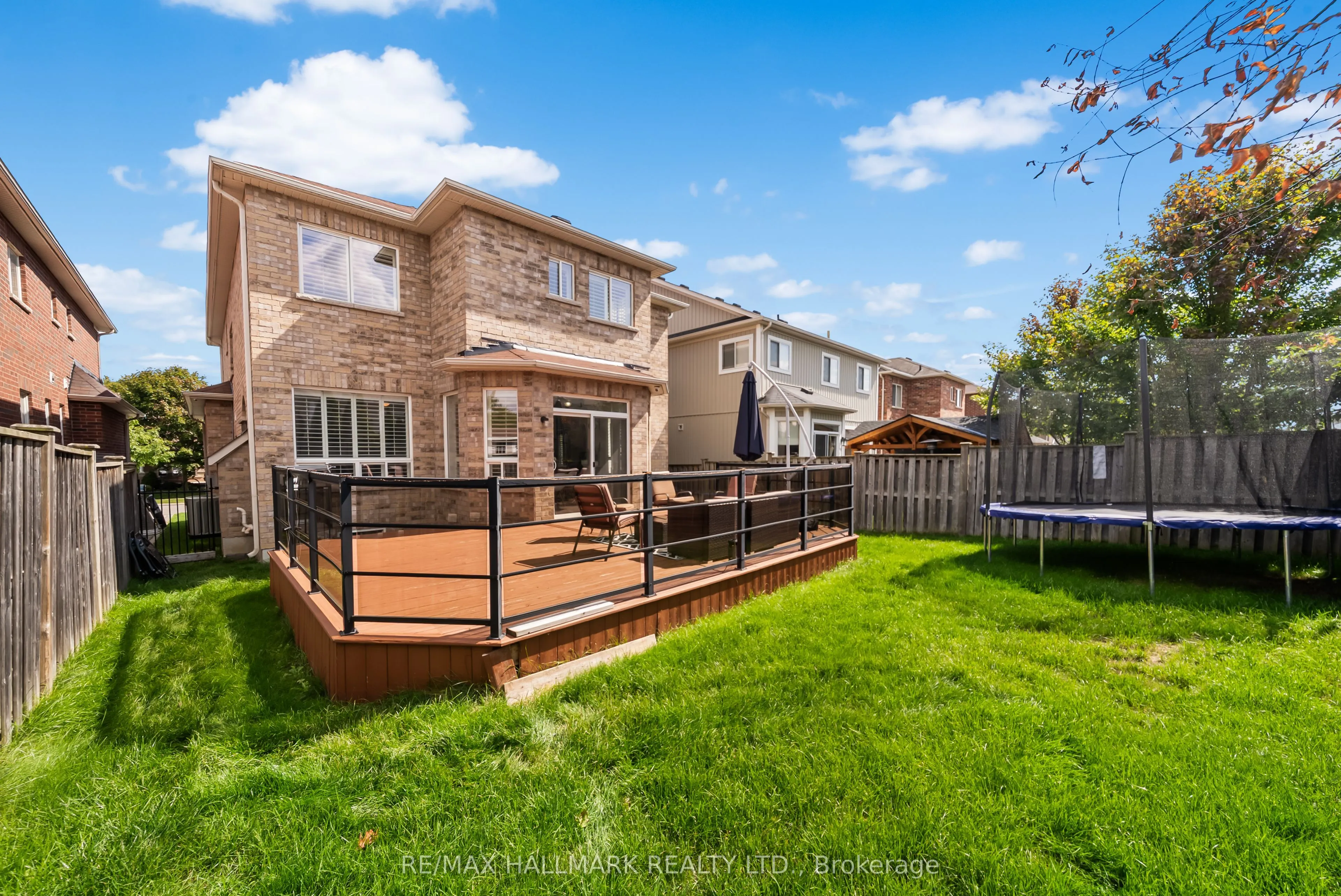 95 Rockland Crescent