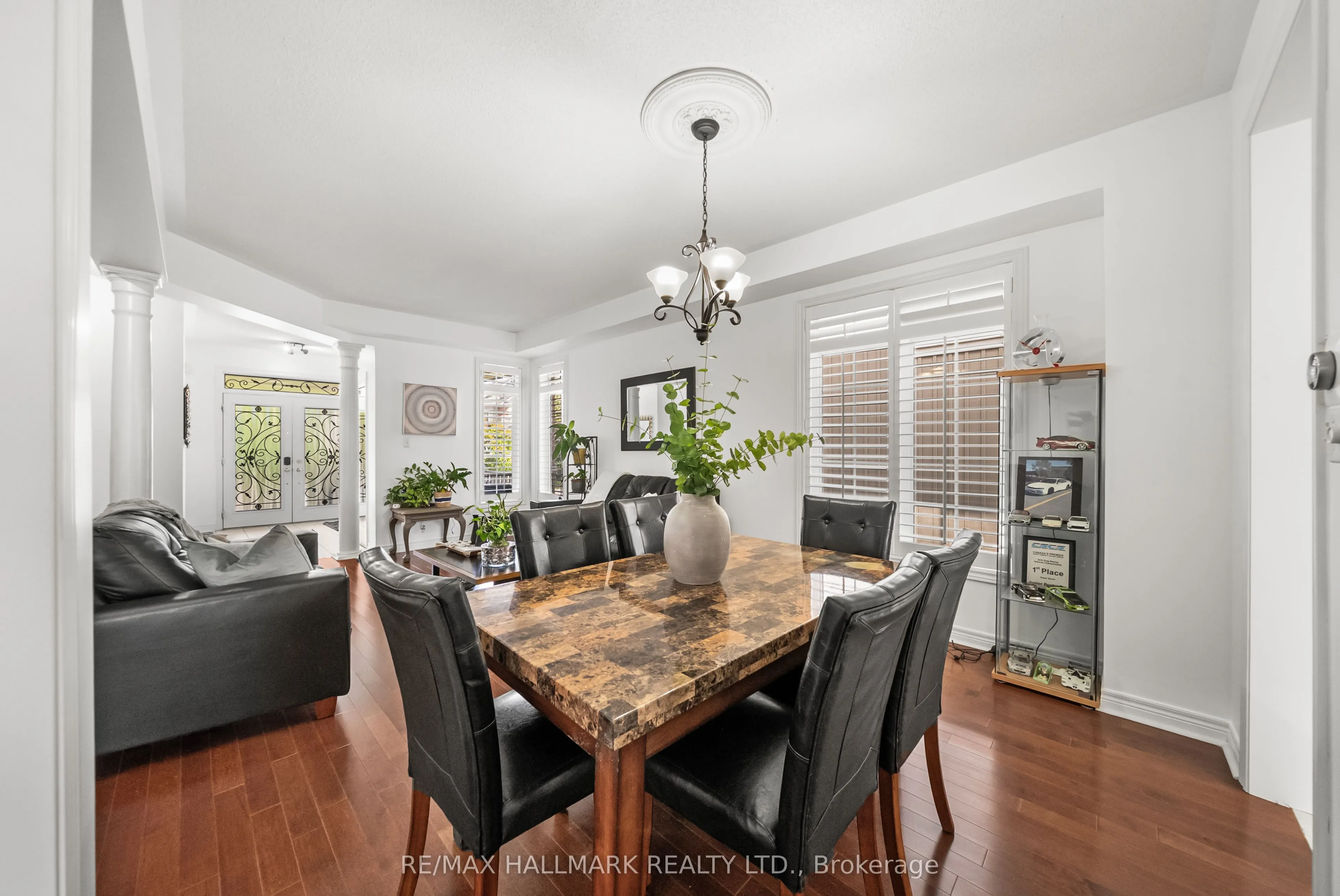 95 Rockland Crescent