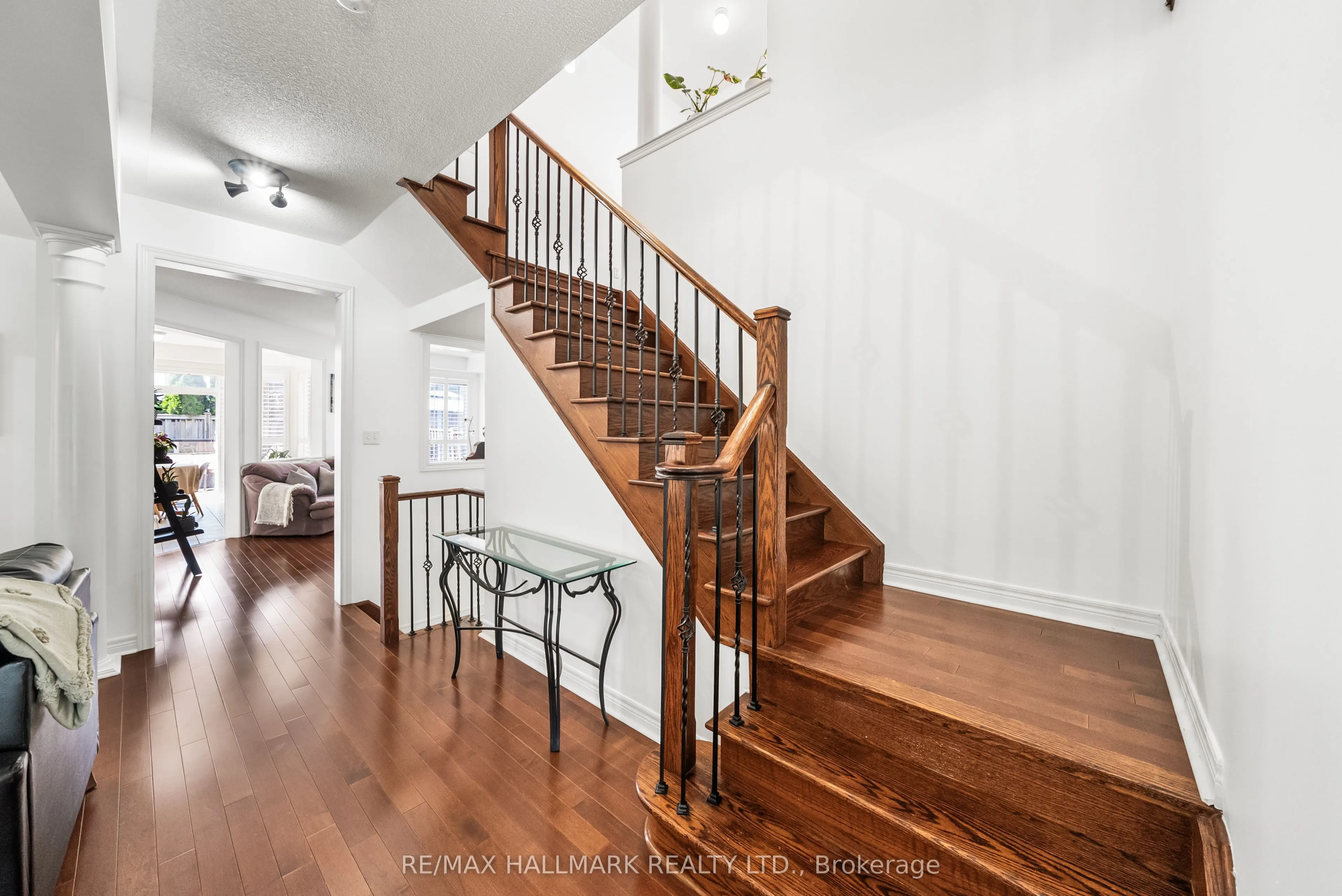 95 Rockland Crescent