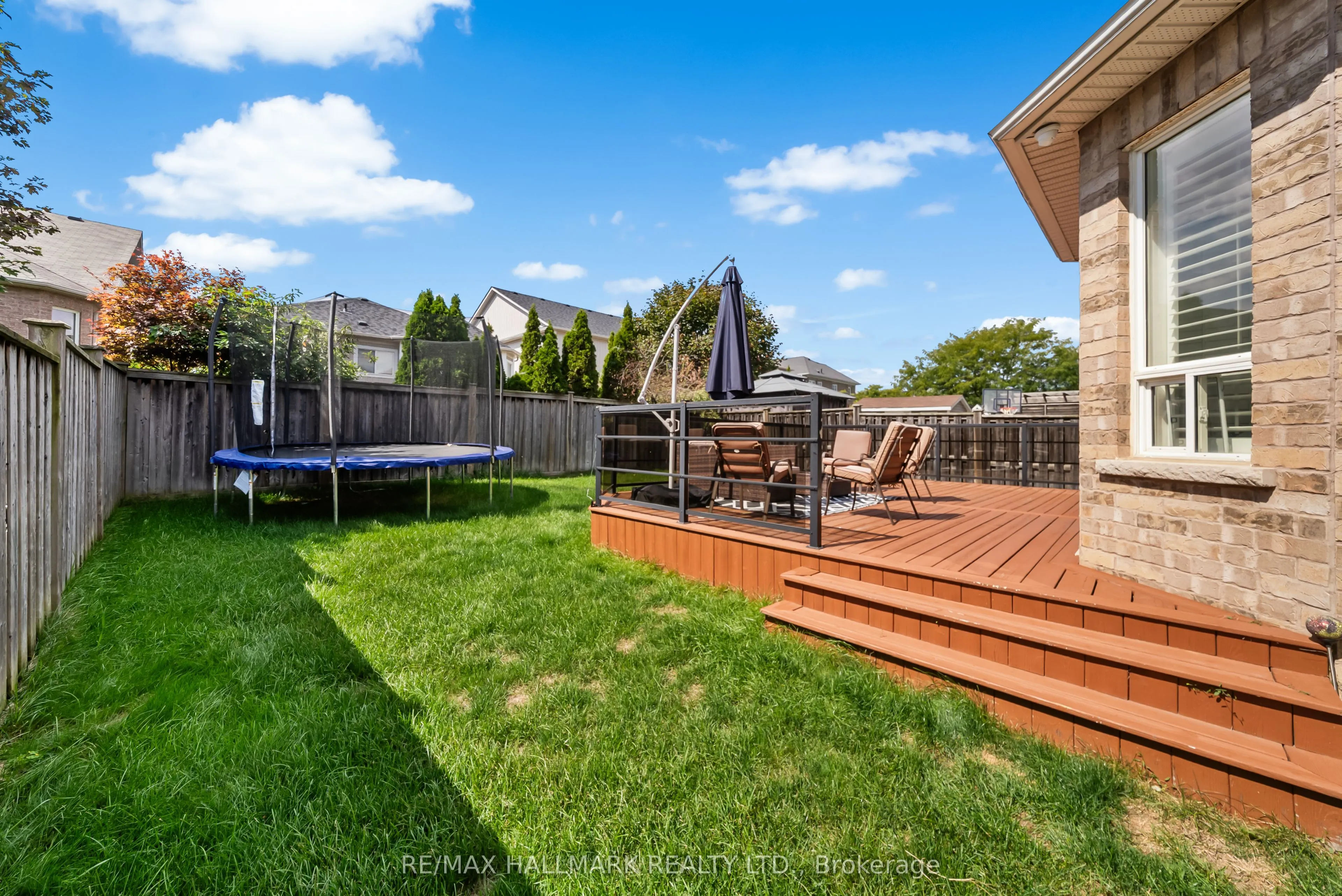 95 Rockland Crescent