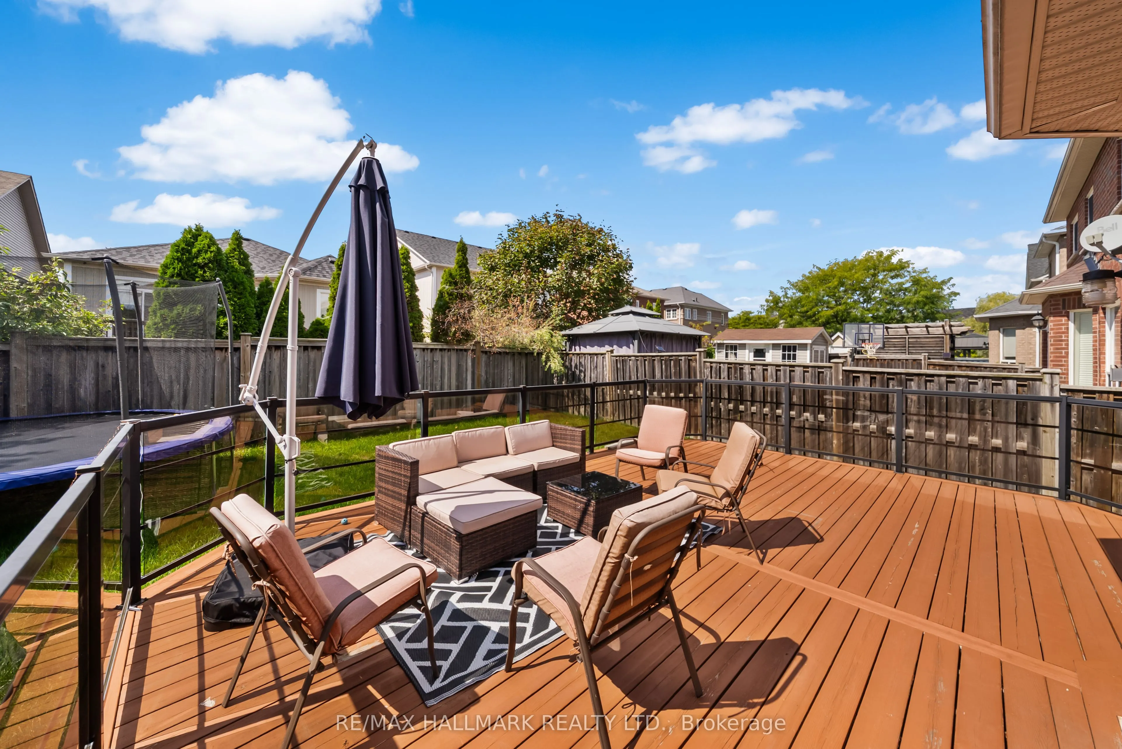 95 Rockland Crescent