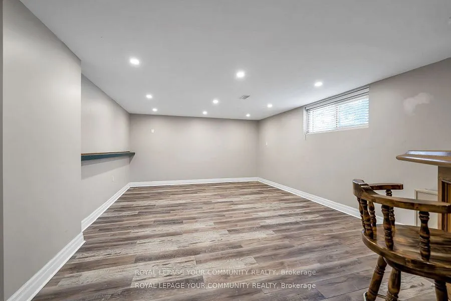 21 Forest Road