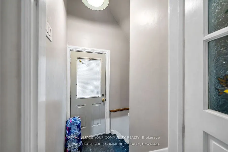 21 Forest Road