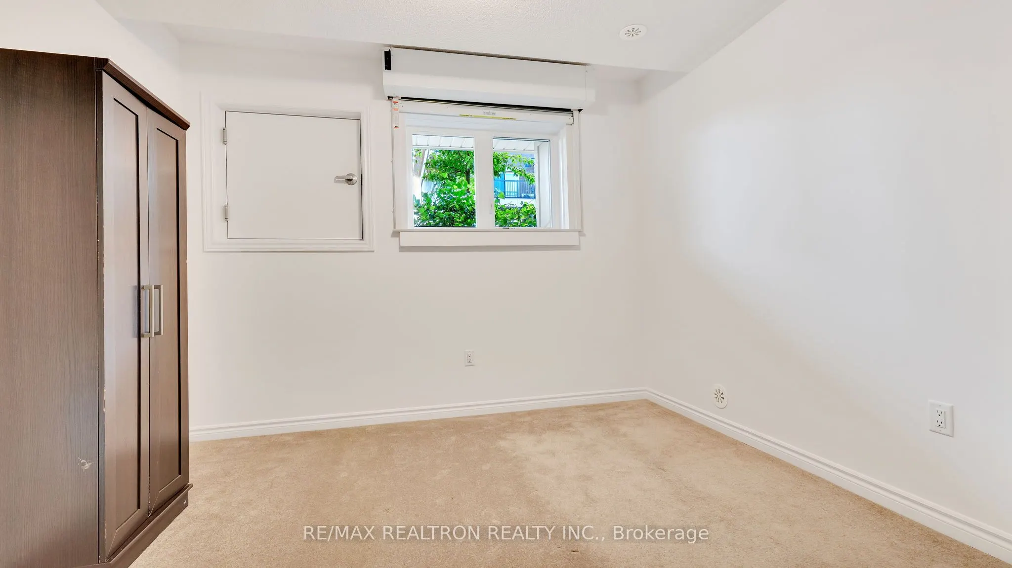 470 Beresford Path, #4