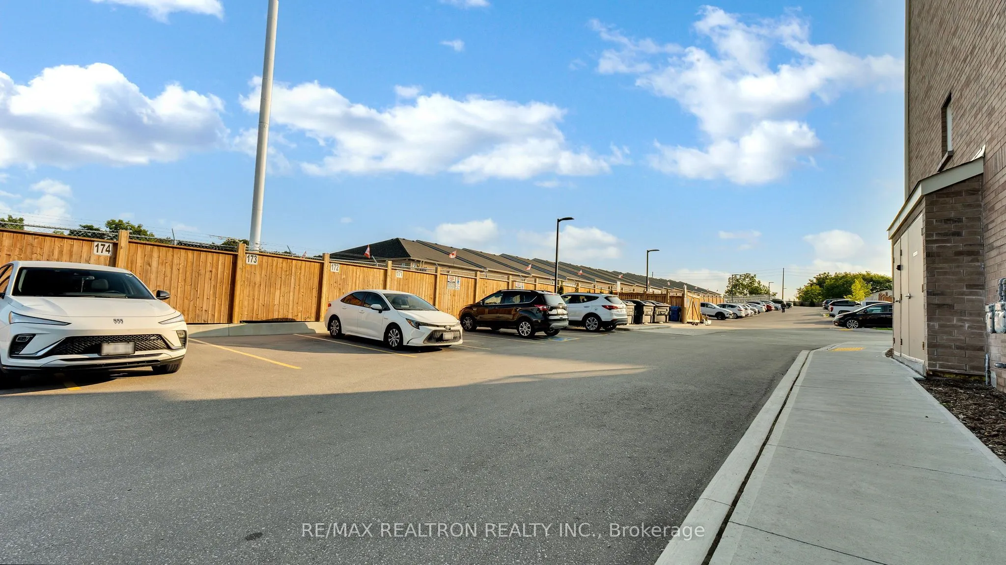 470 Beresford Path, #4