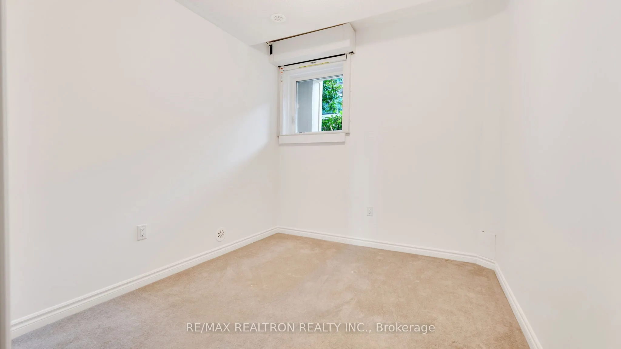 470 Beresford Path, #4