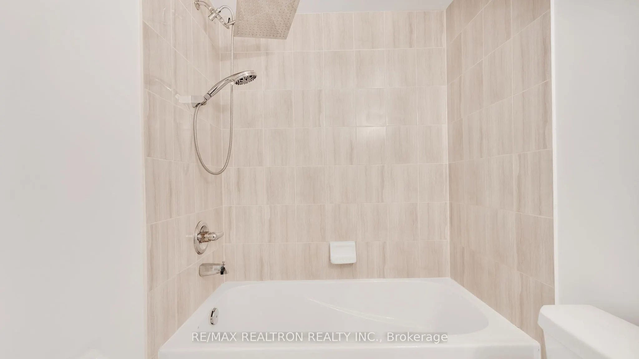 470 Beresford Path, #4