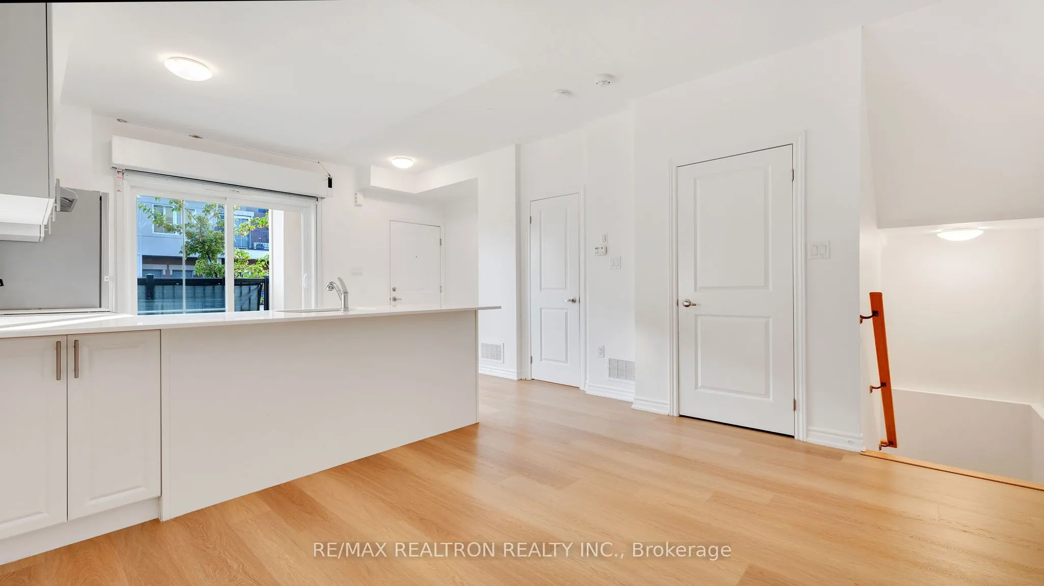 470 Beresford Path, #4
