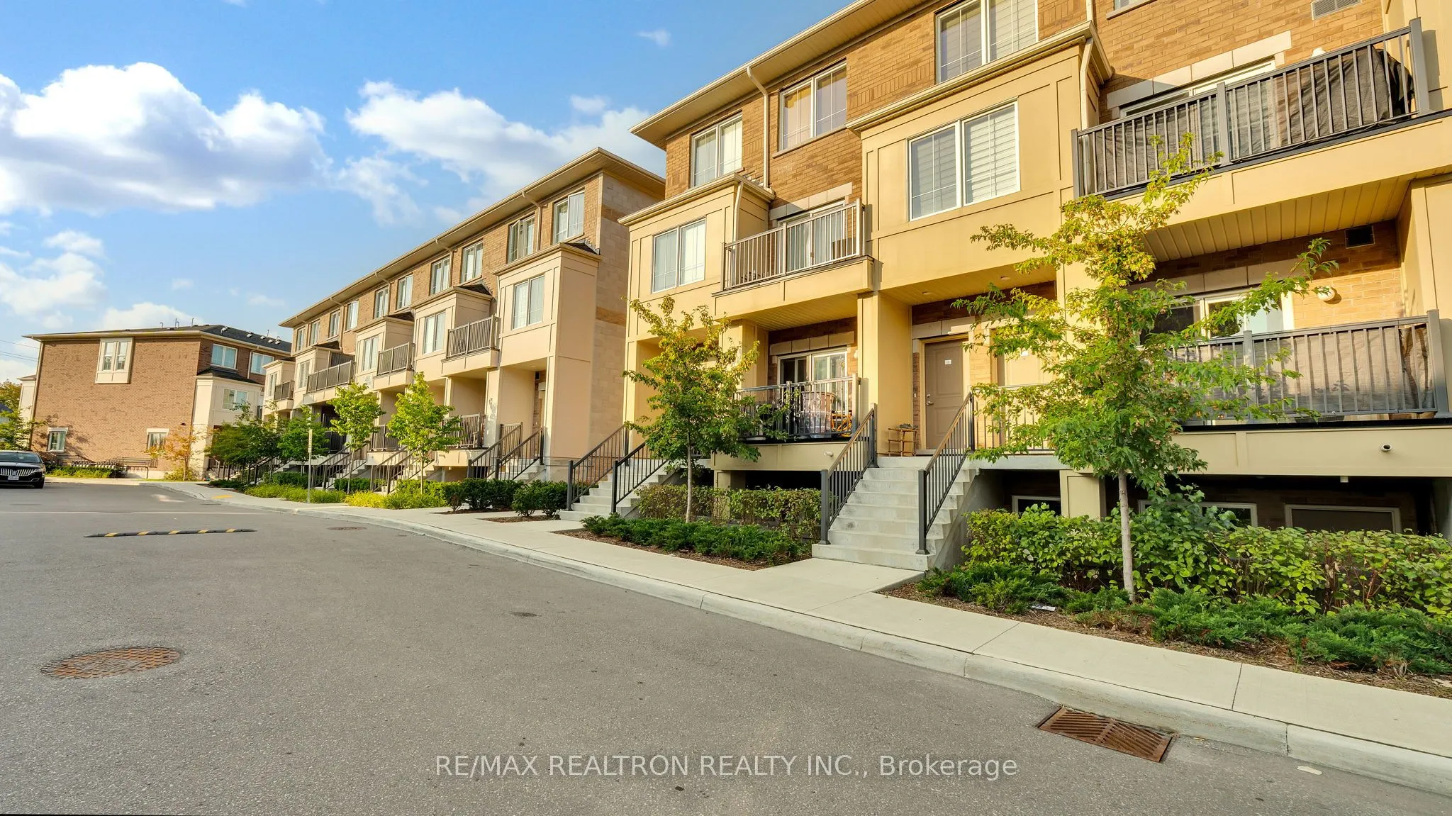 470 Beresford Path, #4