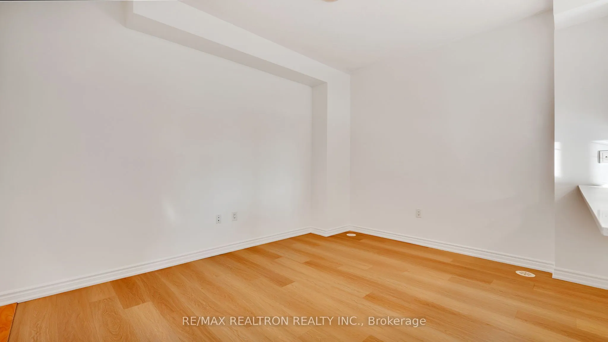 470 Beresford Path, #4