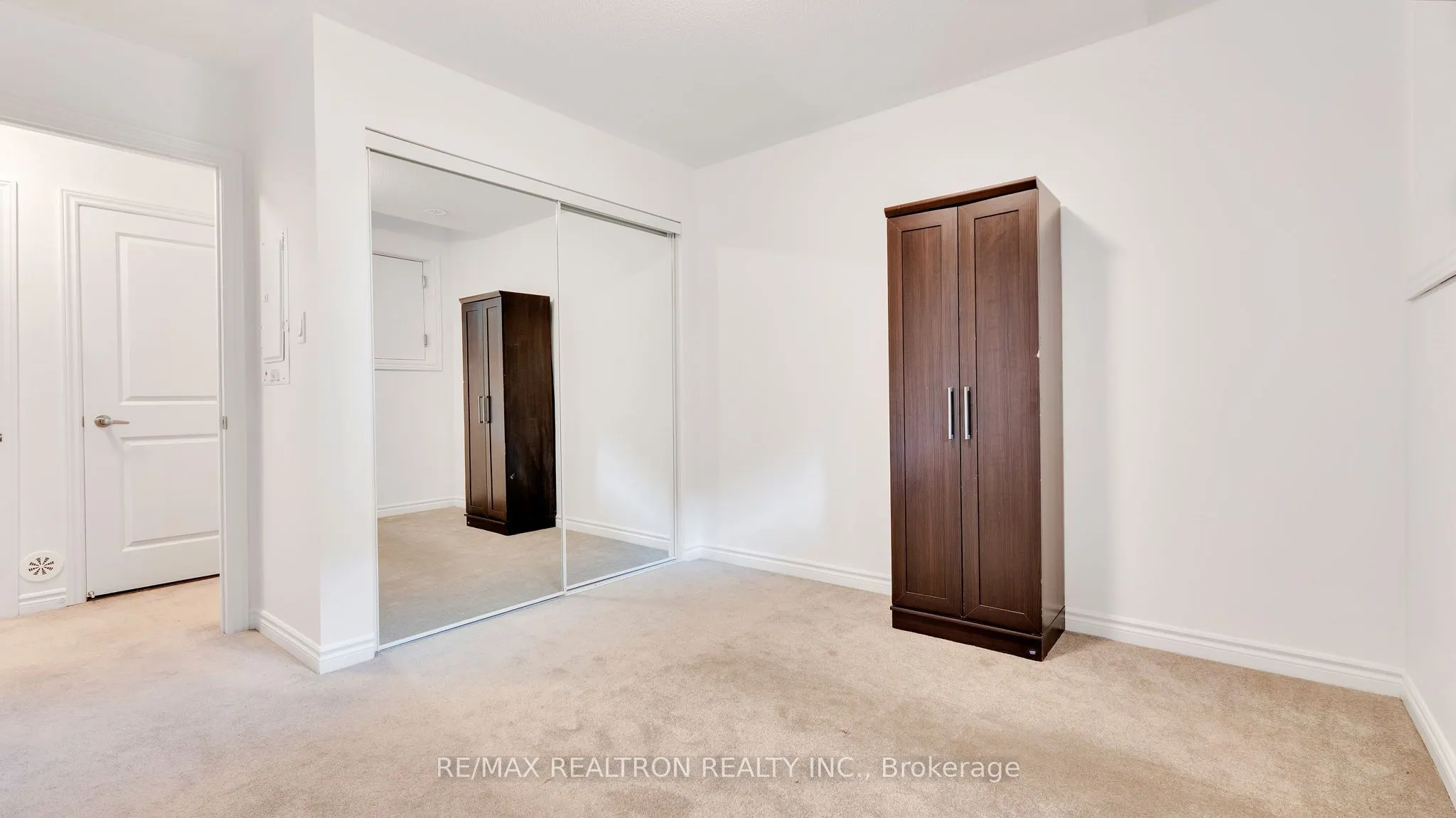 470 Beresford Path, #4