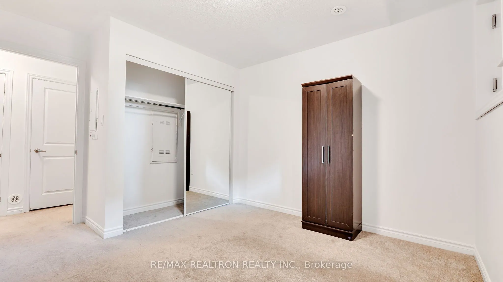 470 Beresford Path, #4