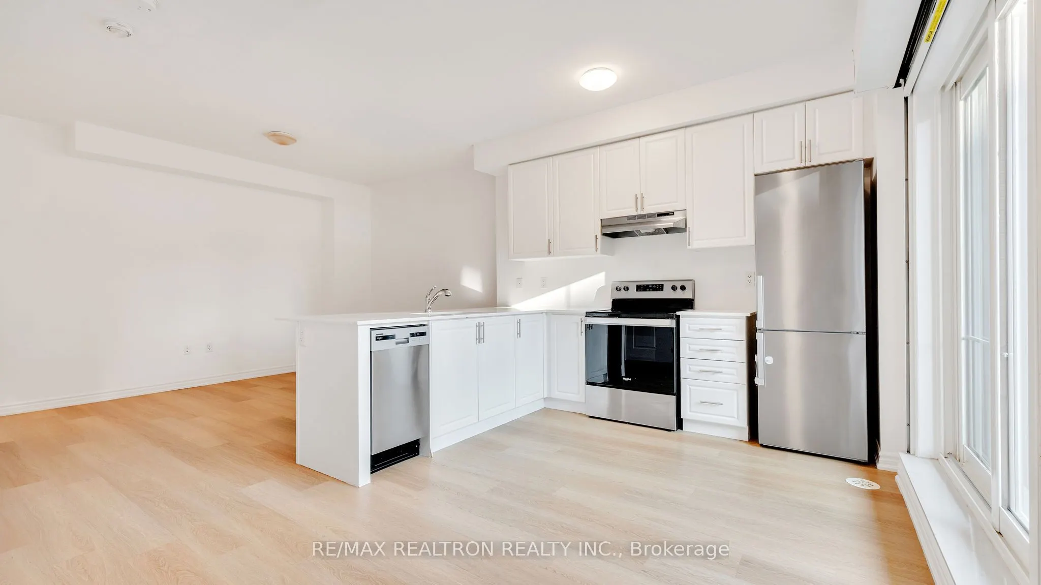 470 Beresford Path, #4